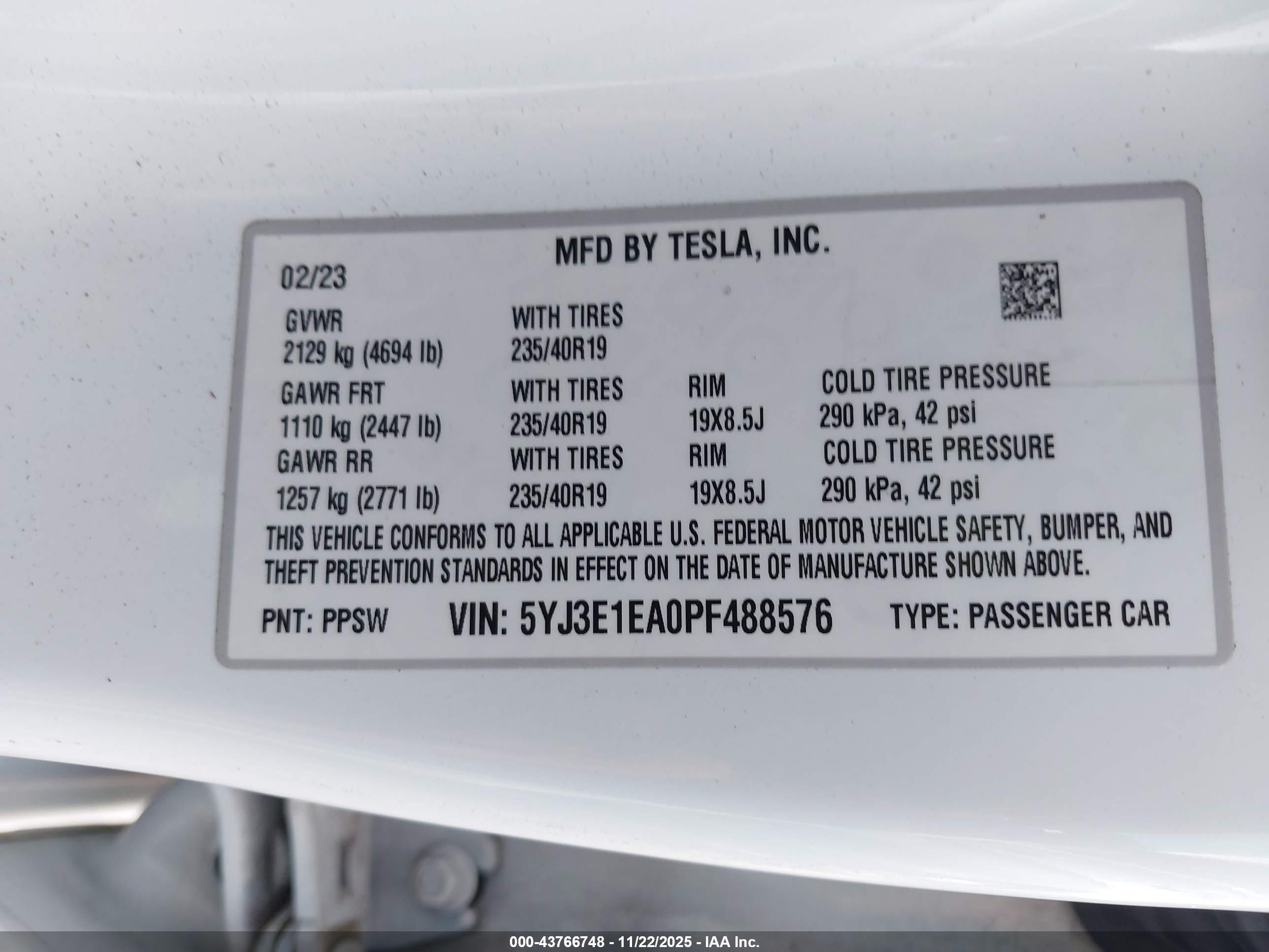 TESLA MODEL image 9