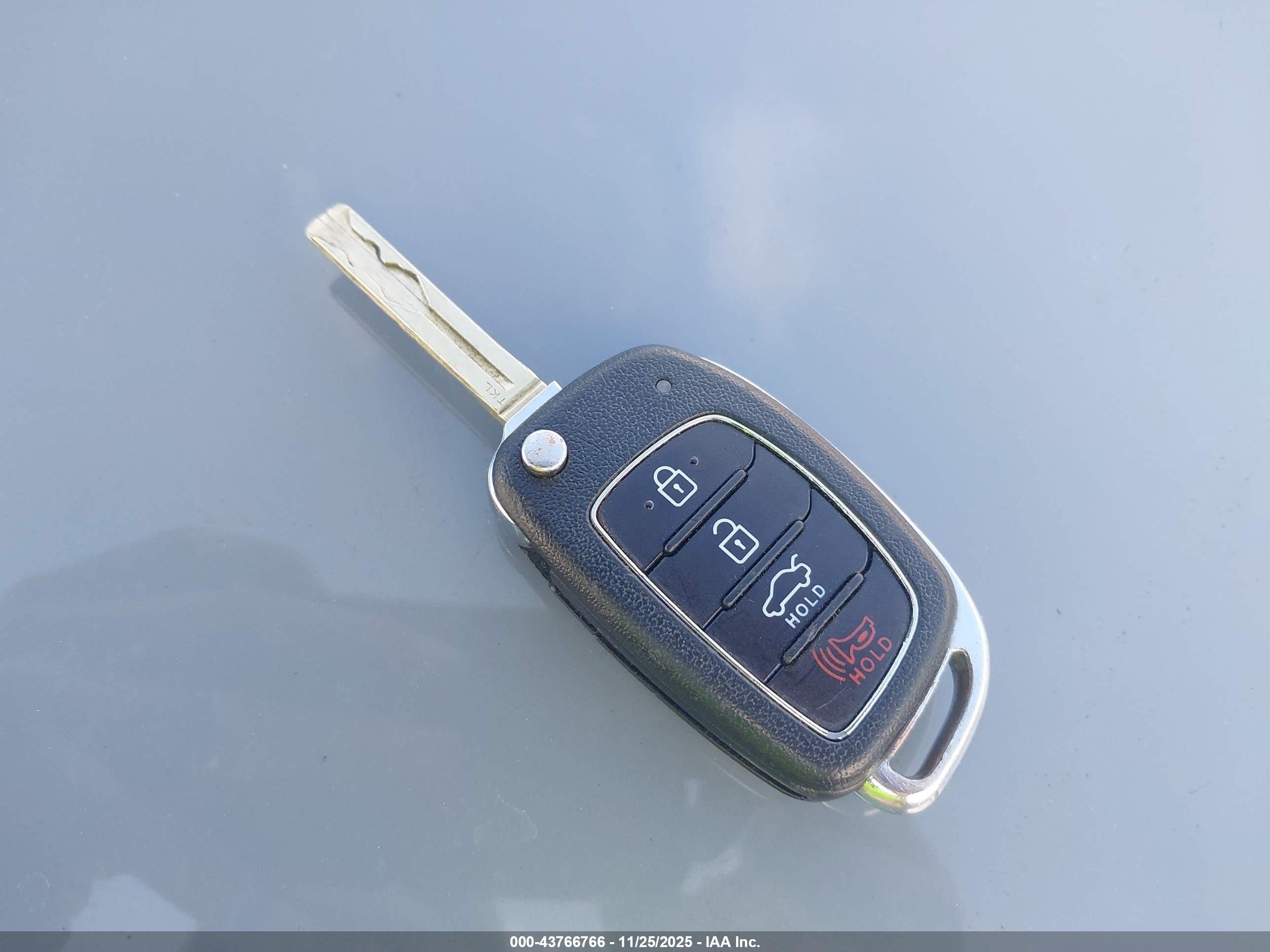 HYUNDAI SONATA image 11