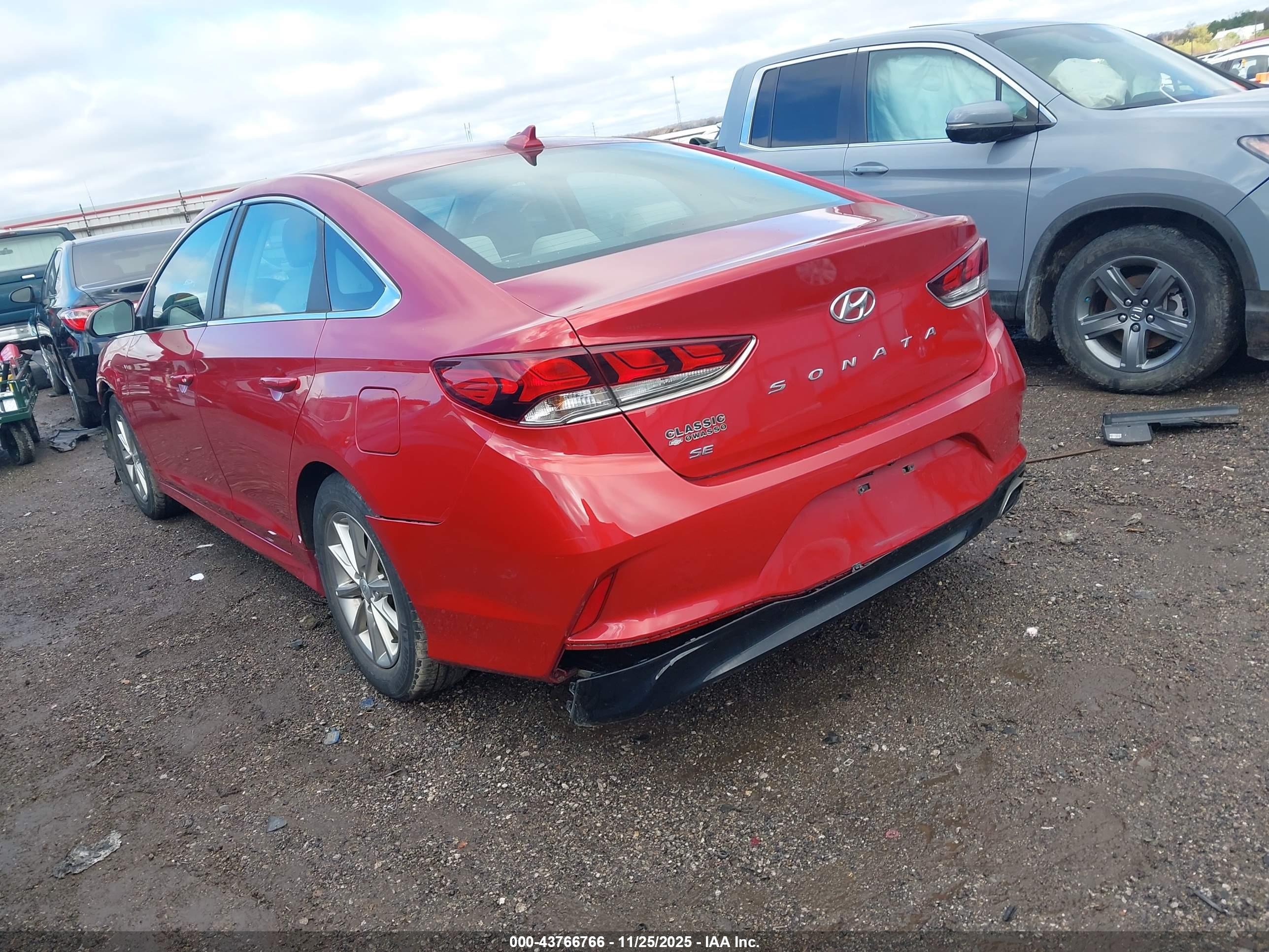 HYUNDAI SONATA image 3