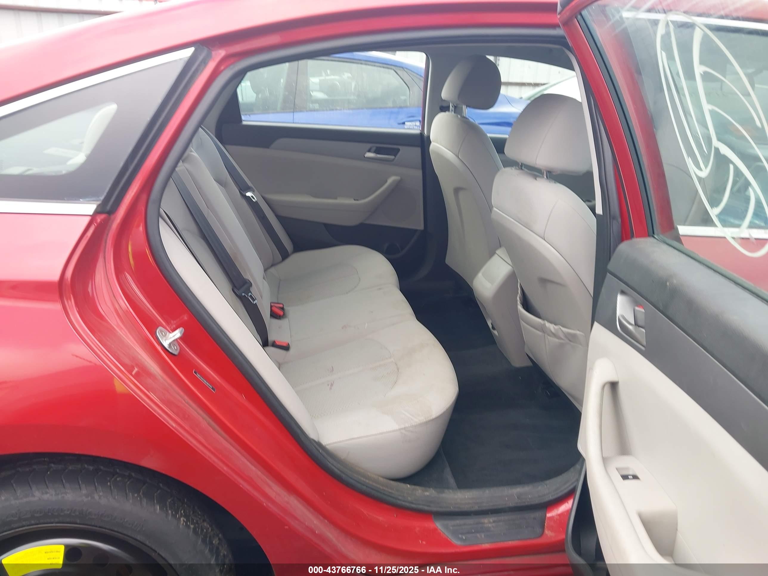 HYUNDAI SONATA image 8