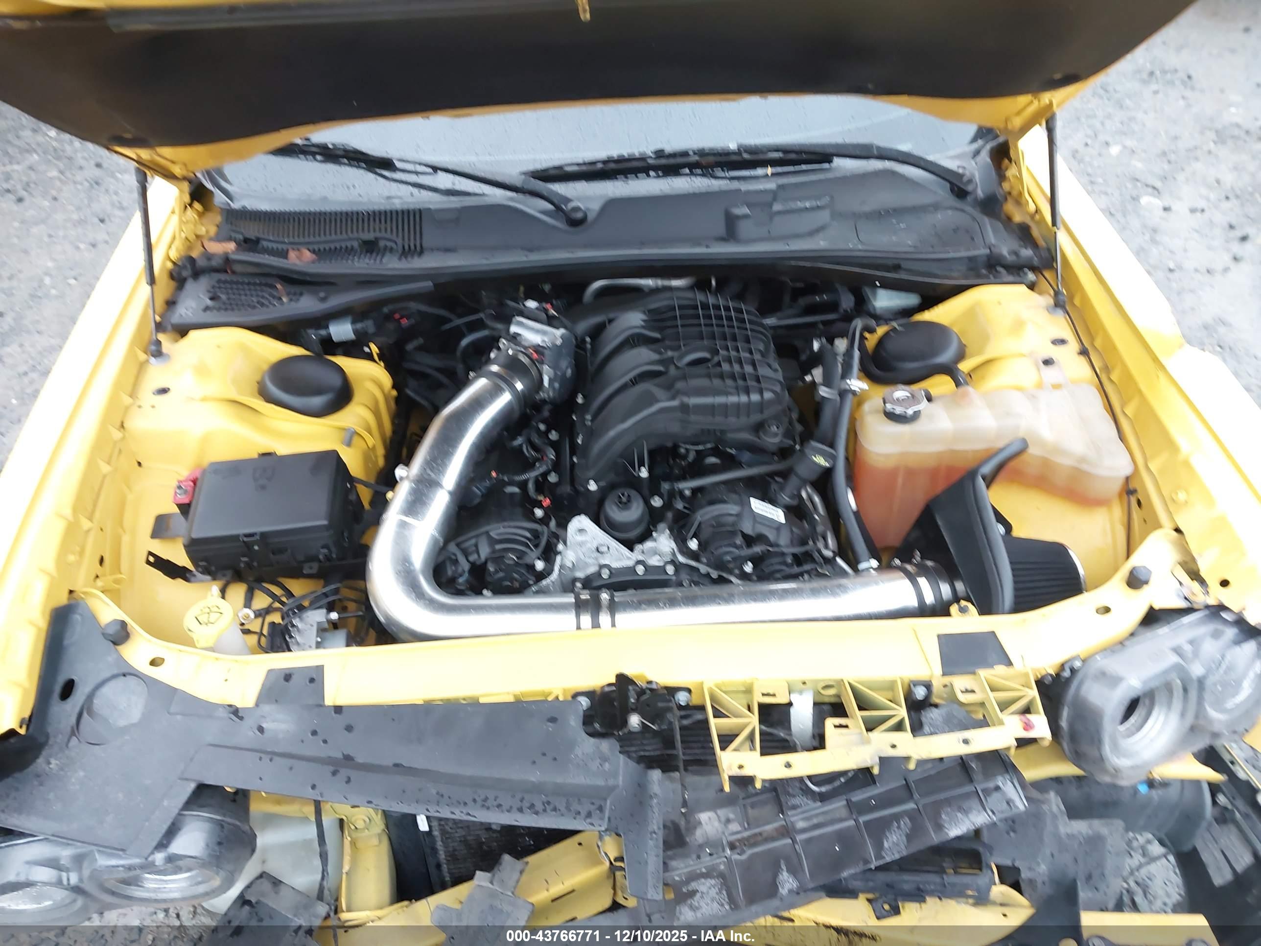 DODGE CHALLENGER image 10