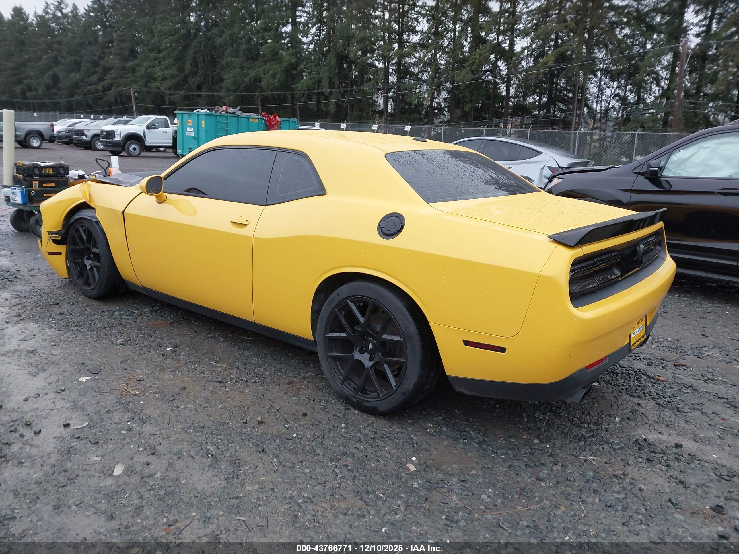 DODGE CHALLENGER image 3