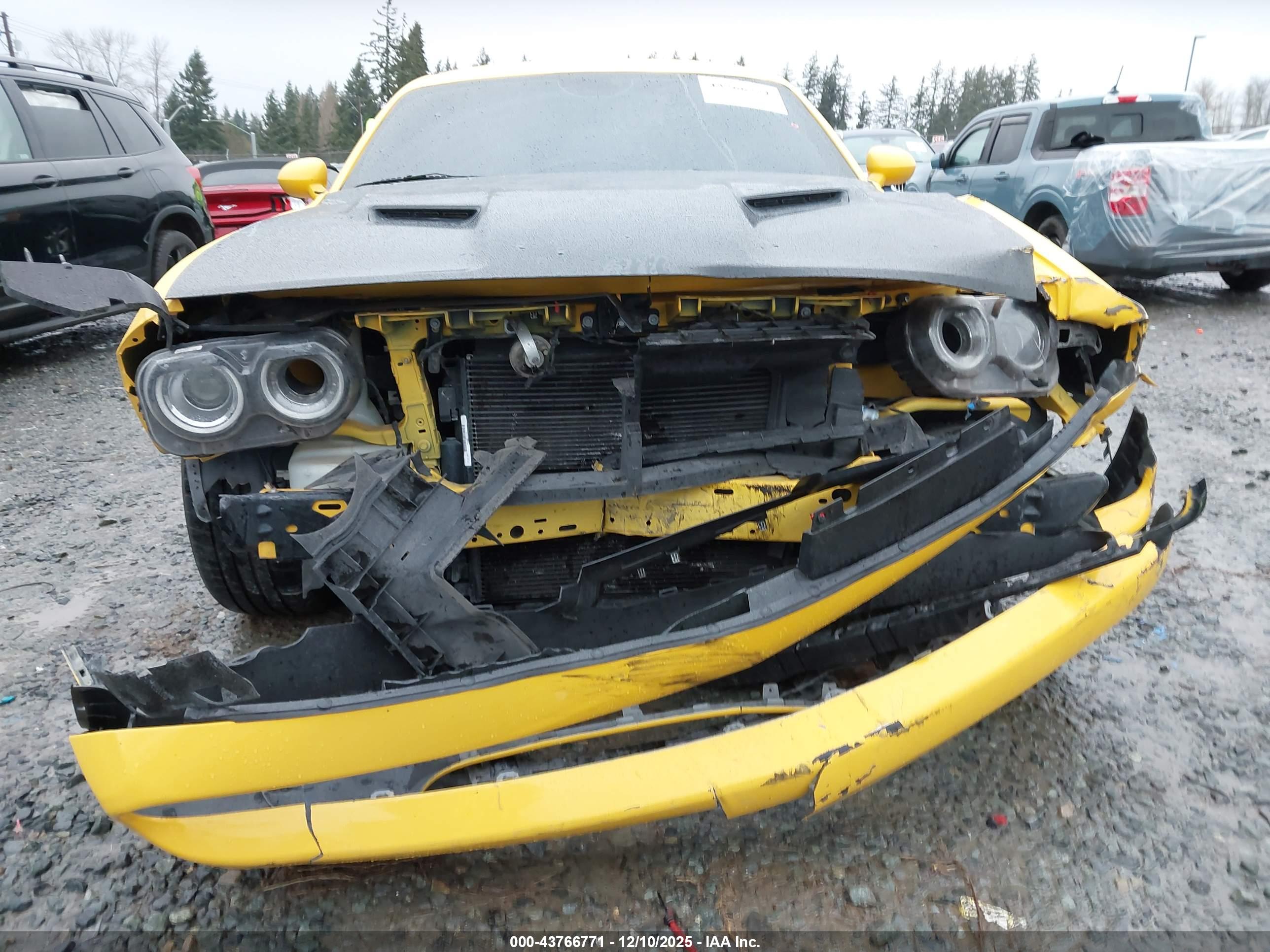 DODGE CHALLENGER image 6
