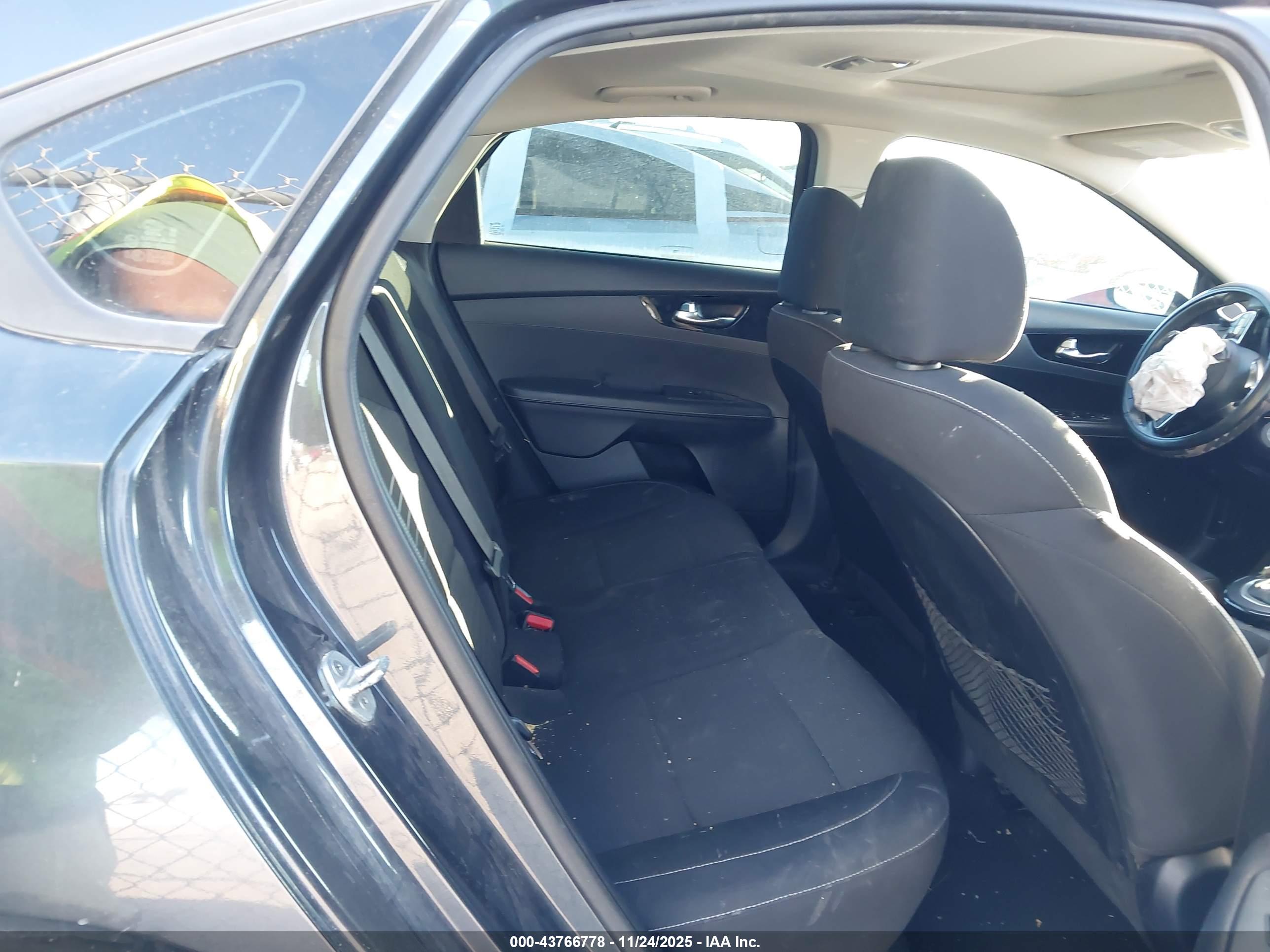 KIA FORTE image 8