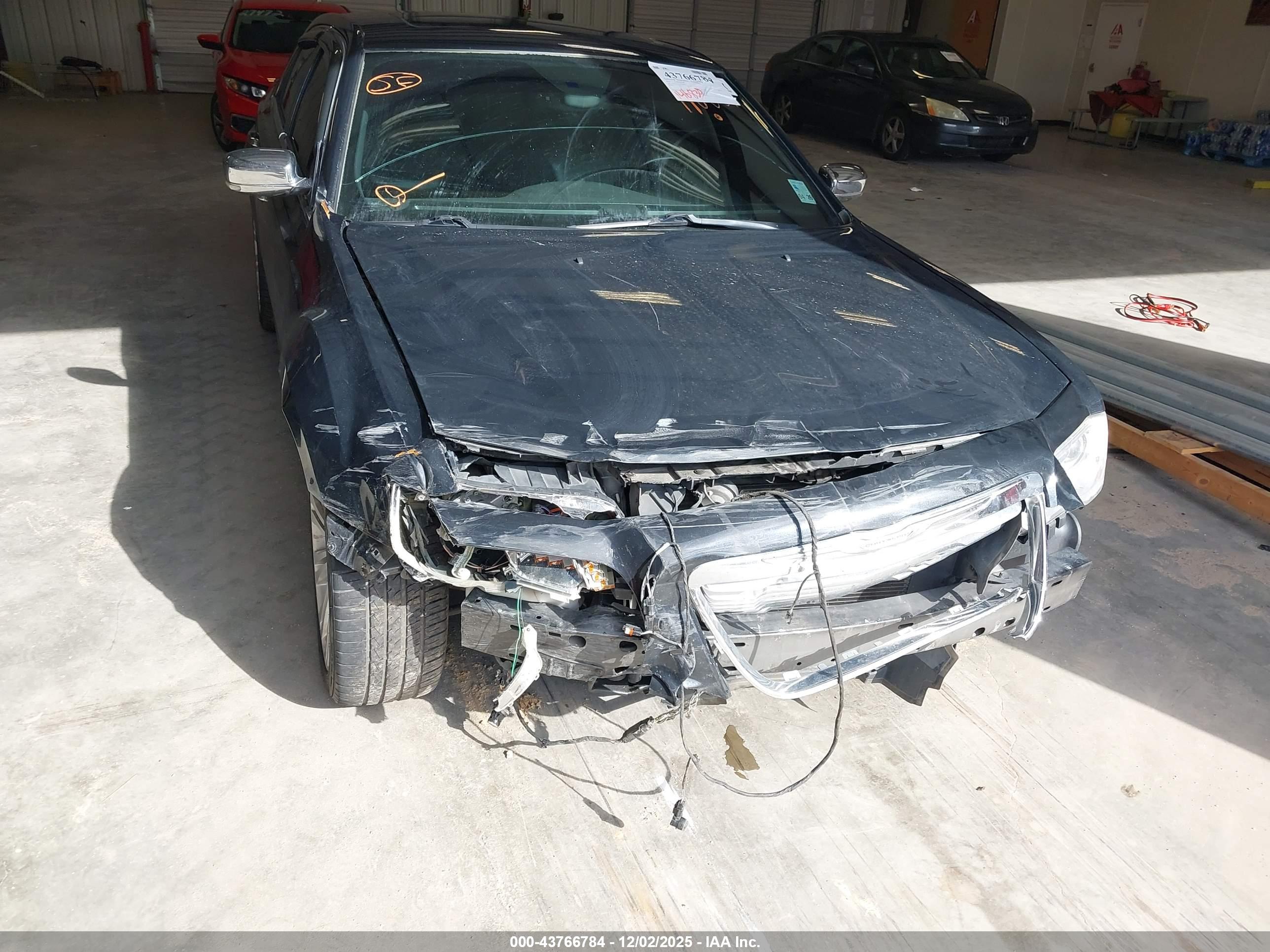 CHRYSLER 300C image 6