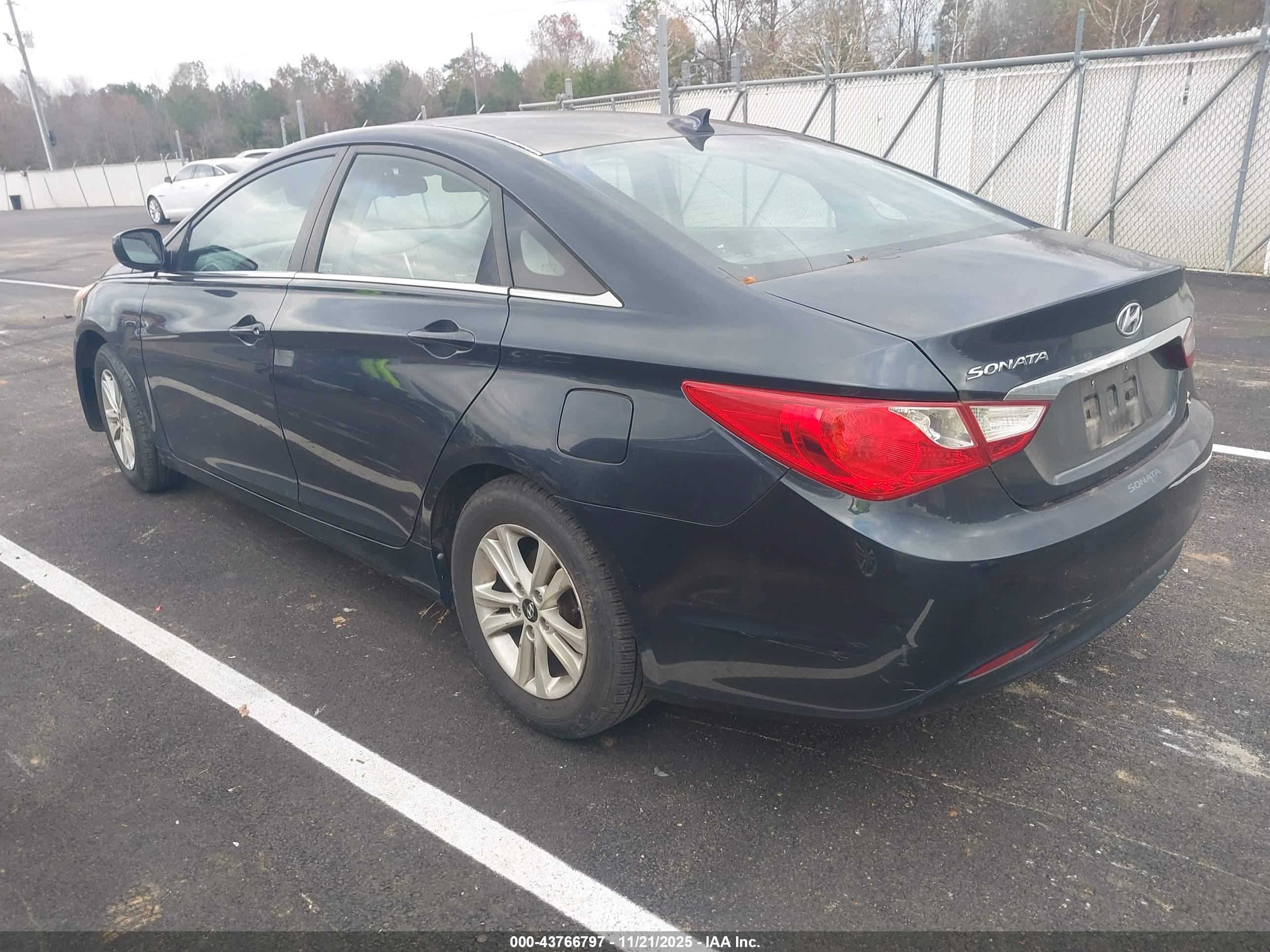 HYUNDAI SONATA image 3