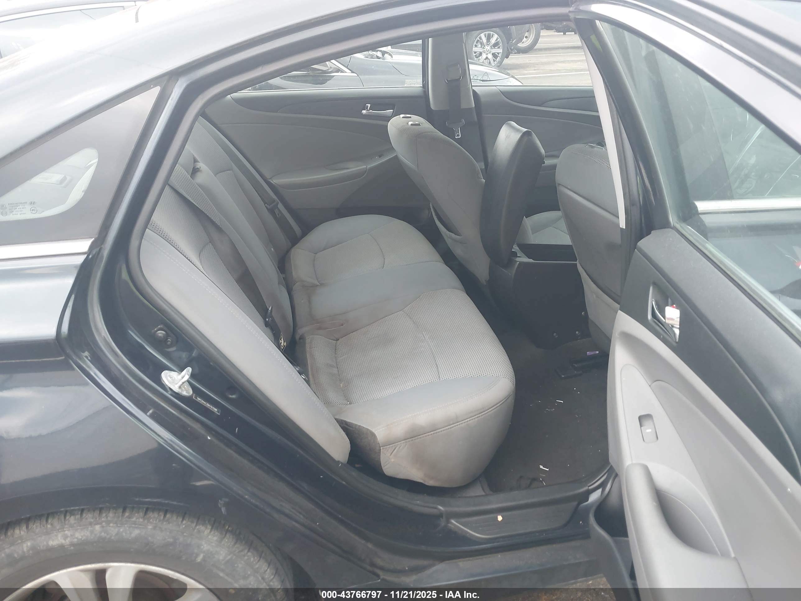 HYUNDAI SONATA image 8