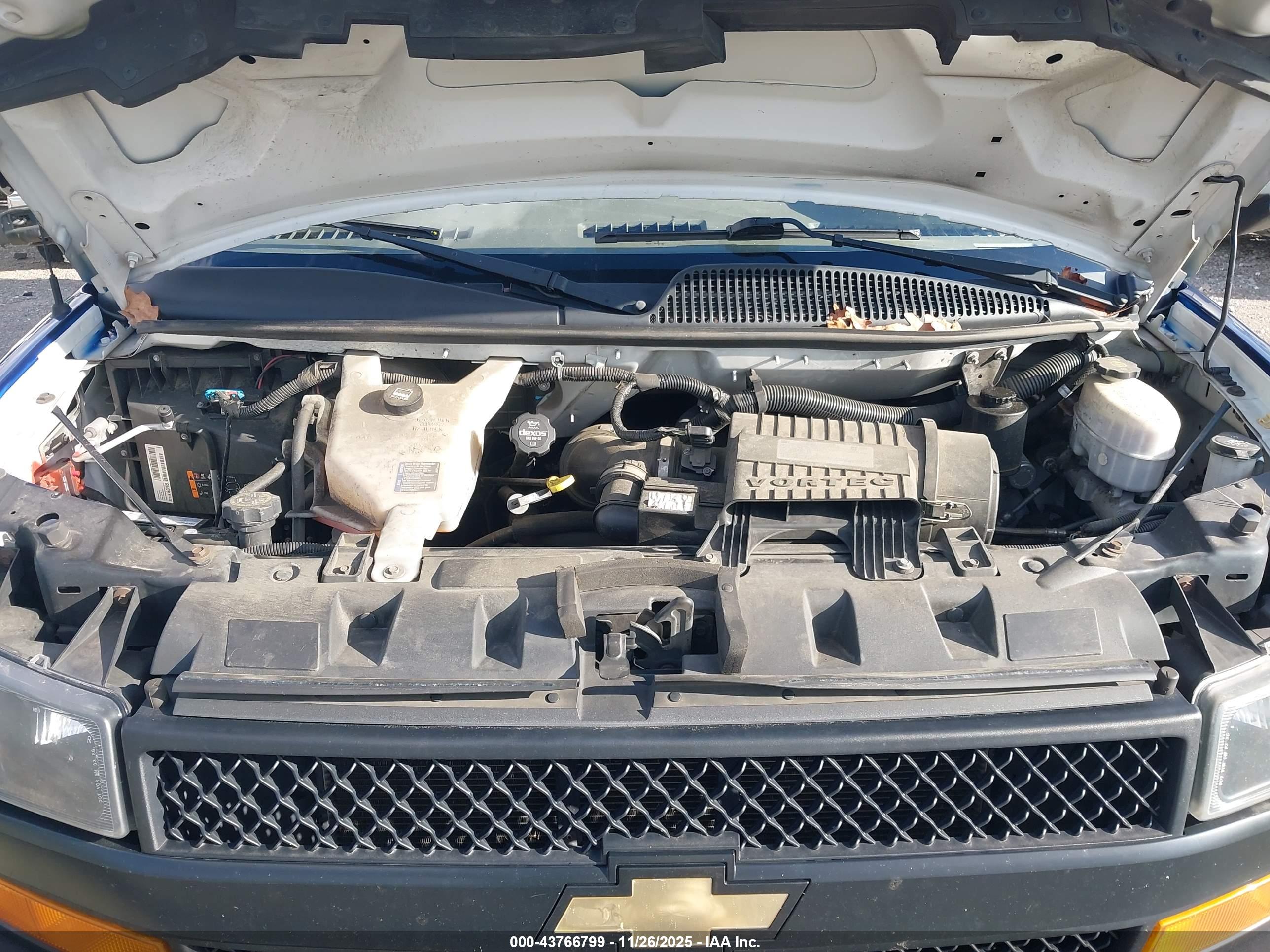 CHEVROLET EXPRESS image 10