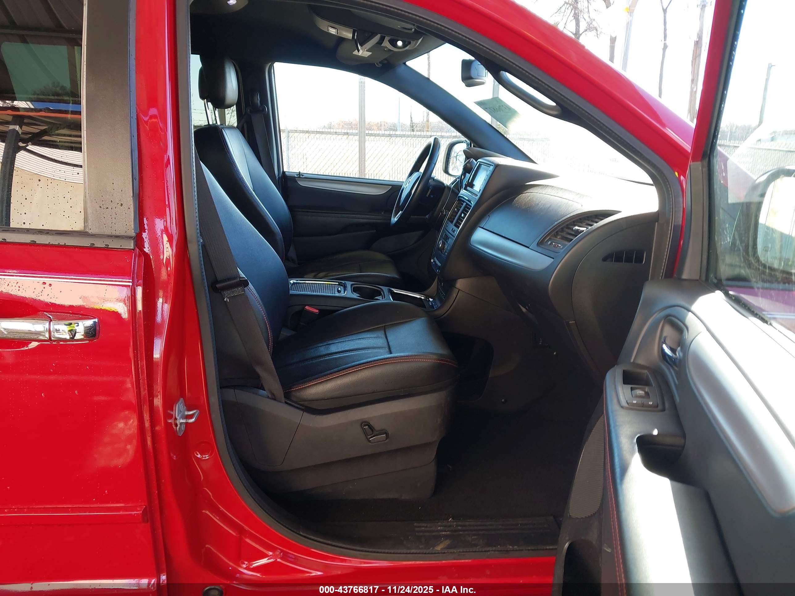 DODGE GRAND image 5