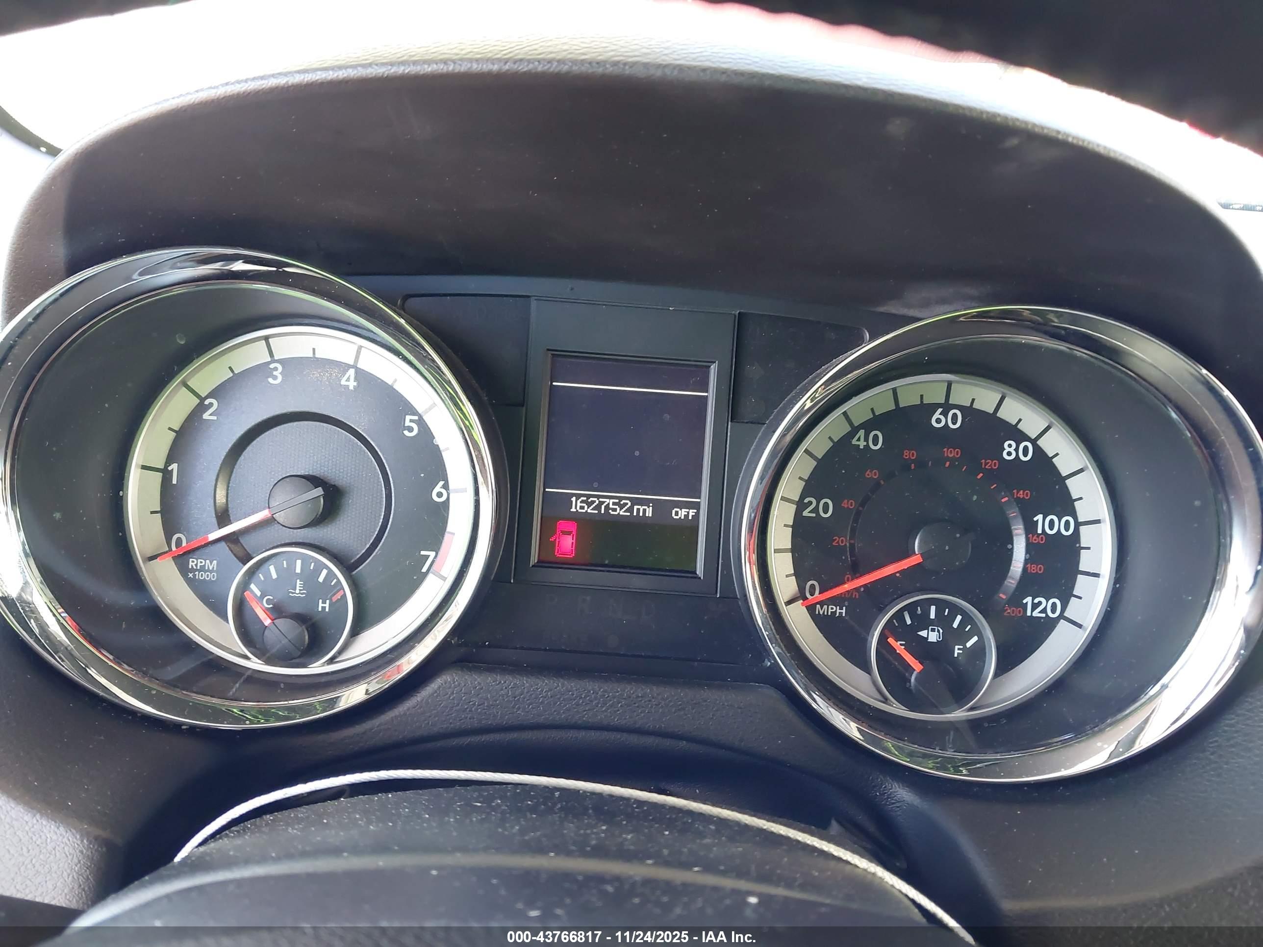 DODGE GRAND image 7
