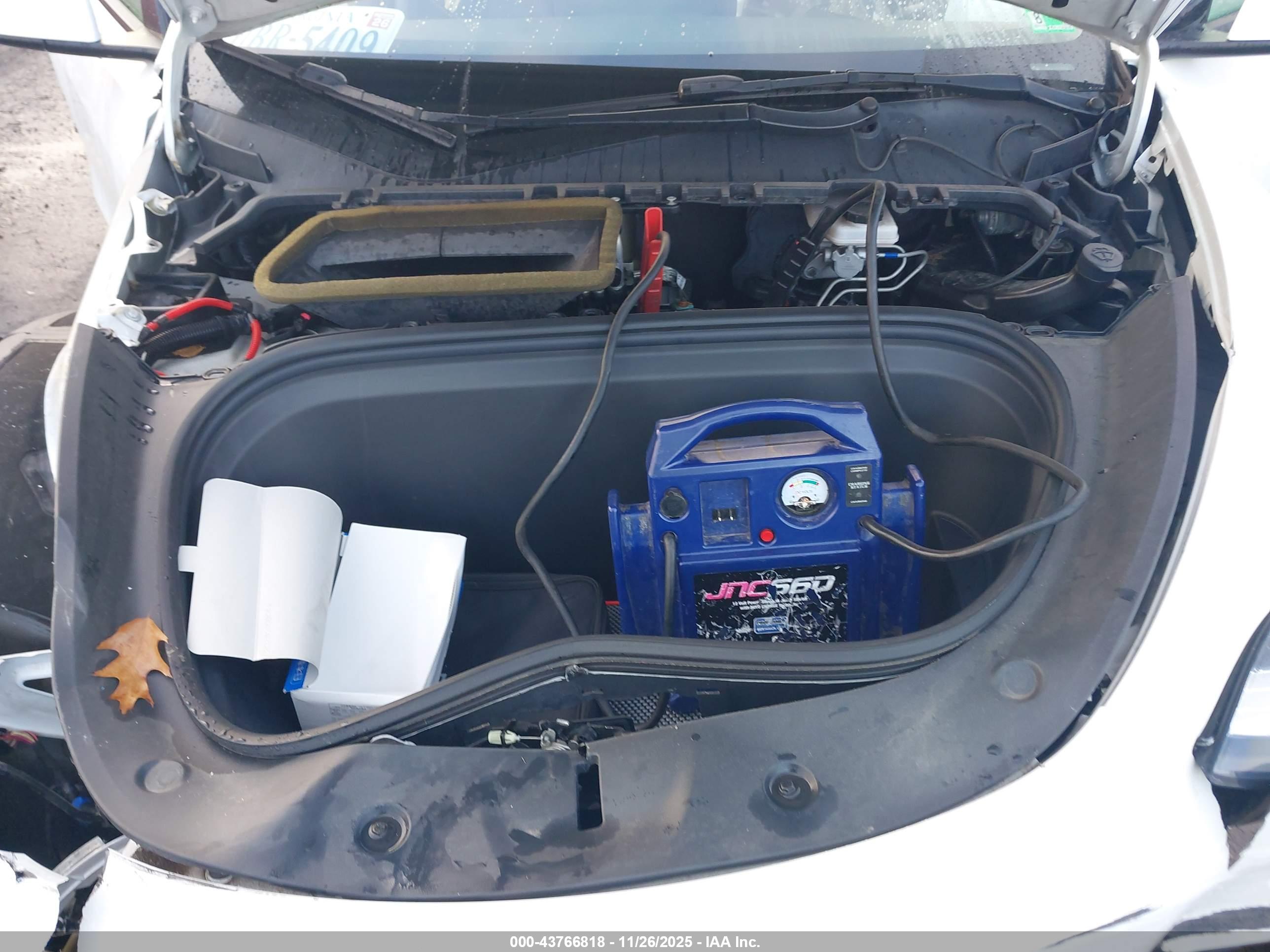 TESLA MODEL image 10