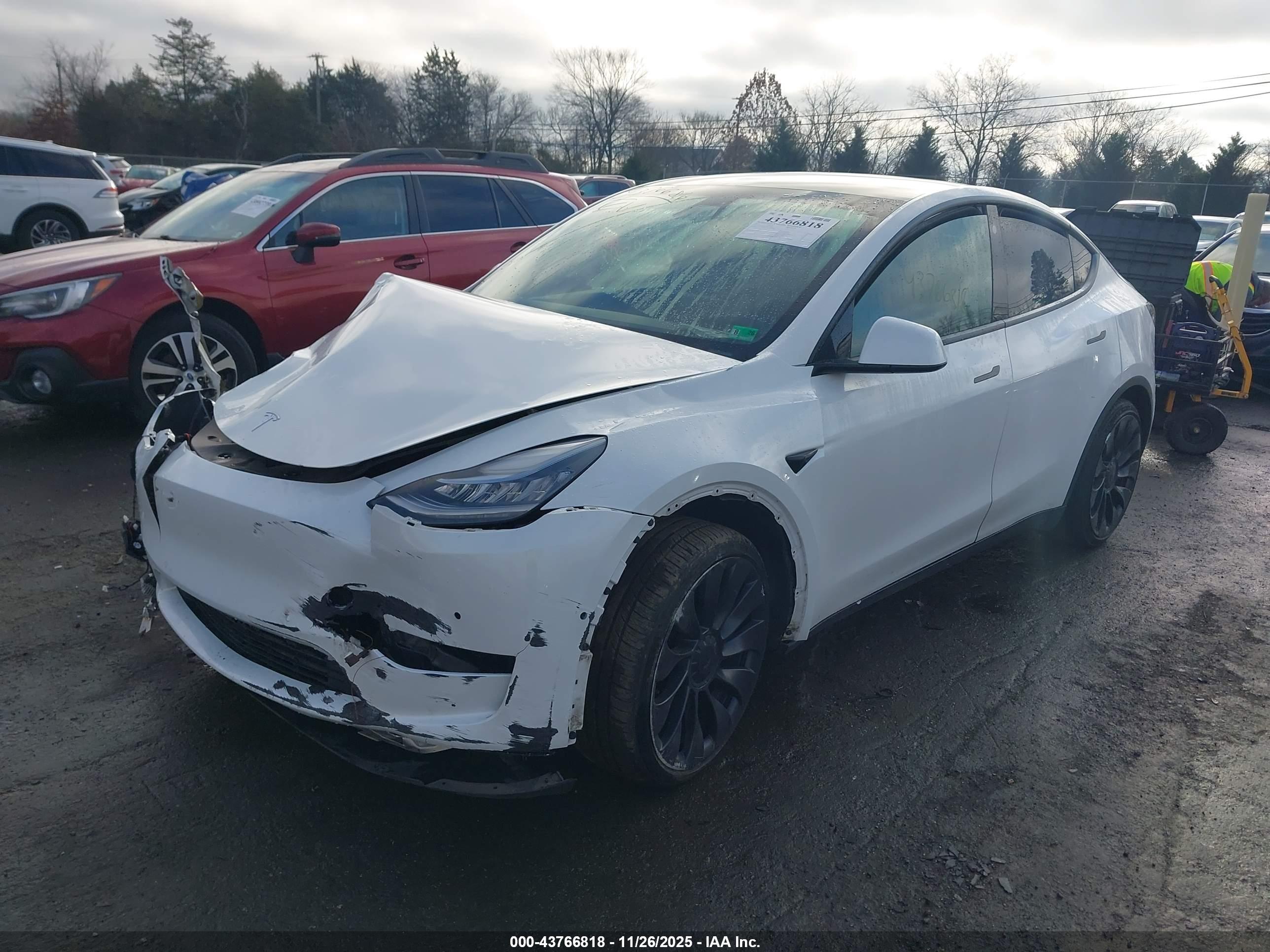 TESLA MODEL image 2