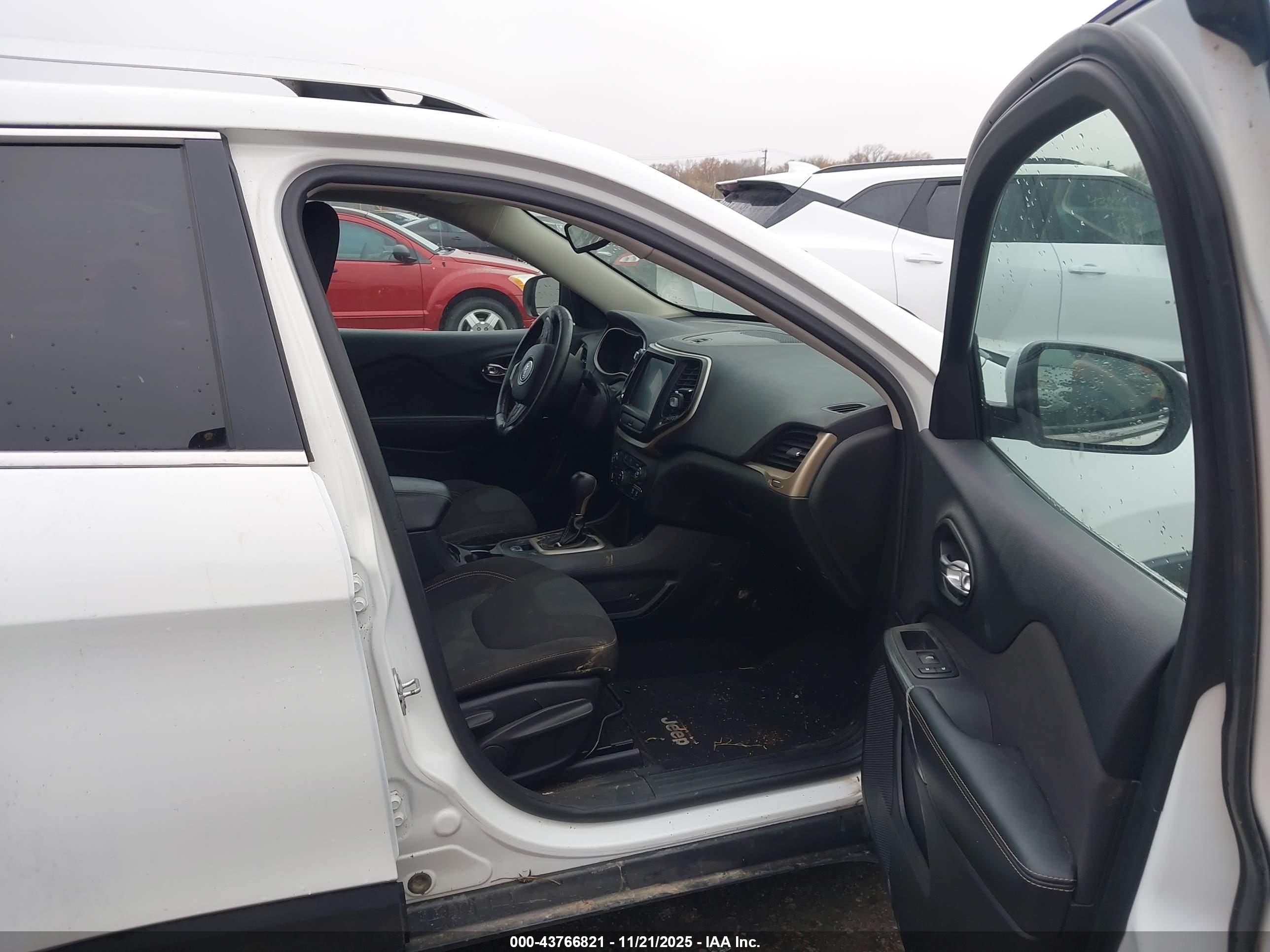 JEEP CHEROKEE image 5
