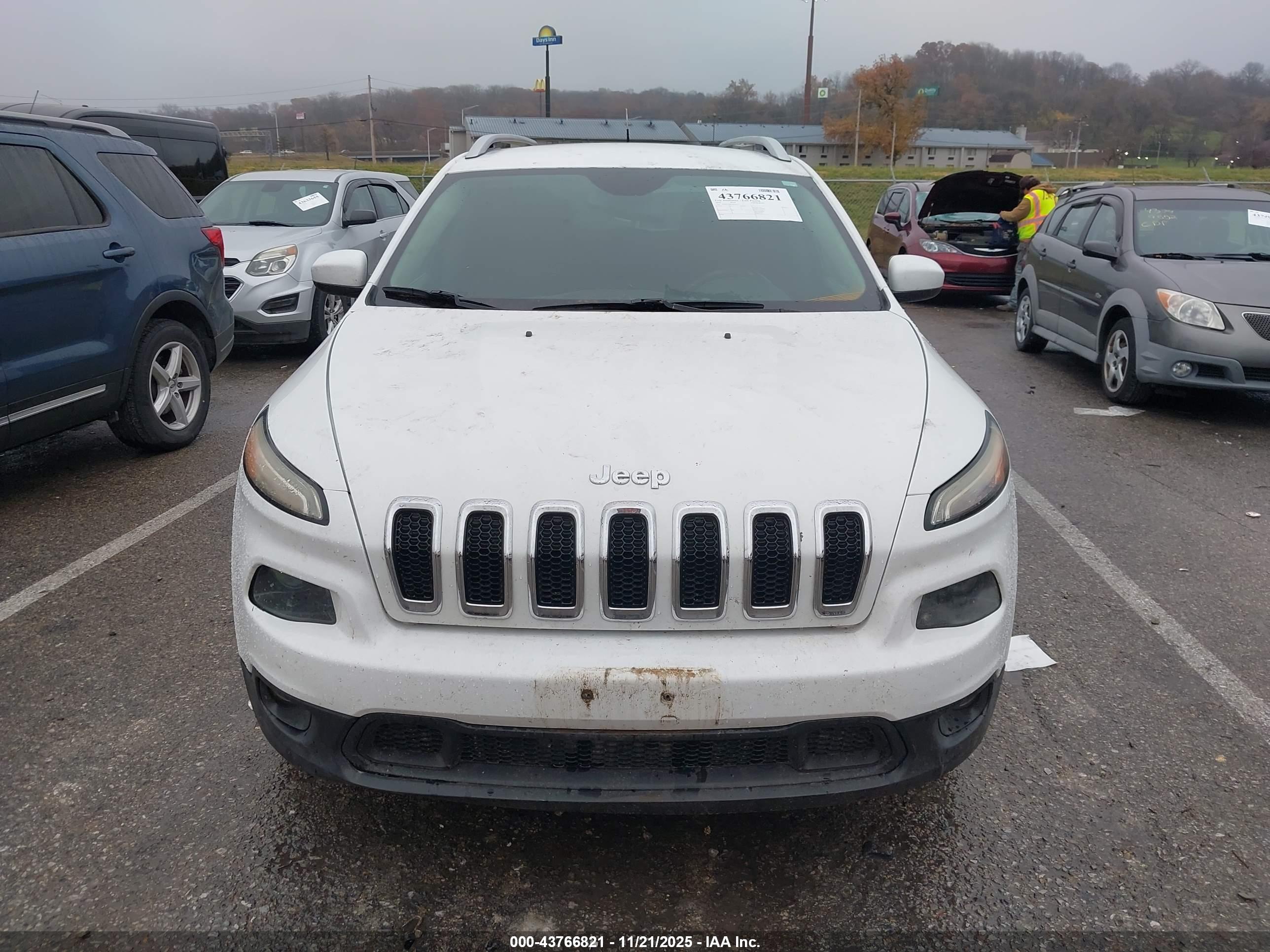 JEEP CHEROKEE image 6