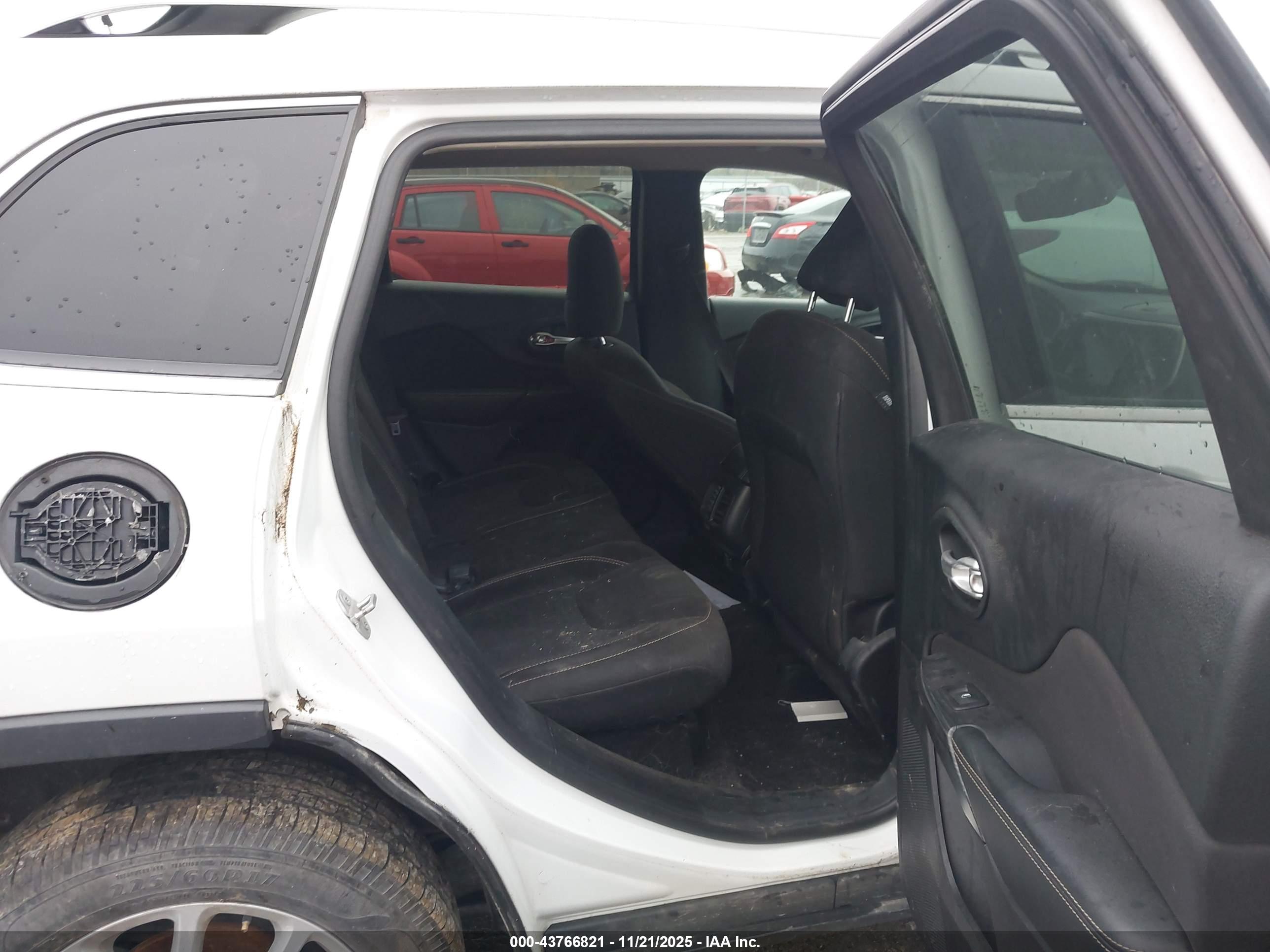 JEEP CHEROKEE image 8