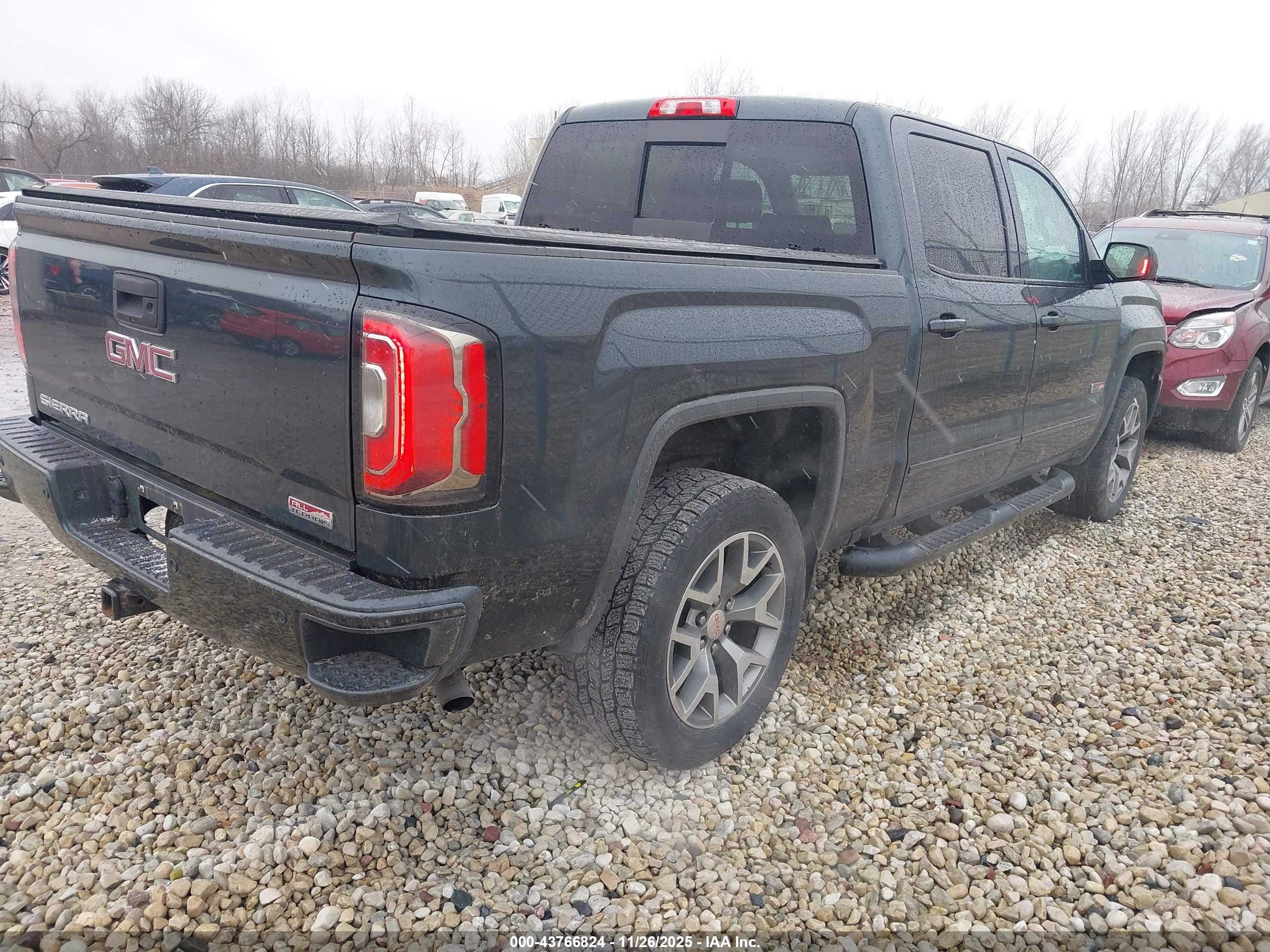 GMC SIERRA image 4