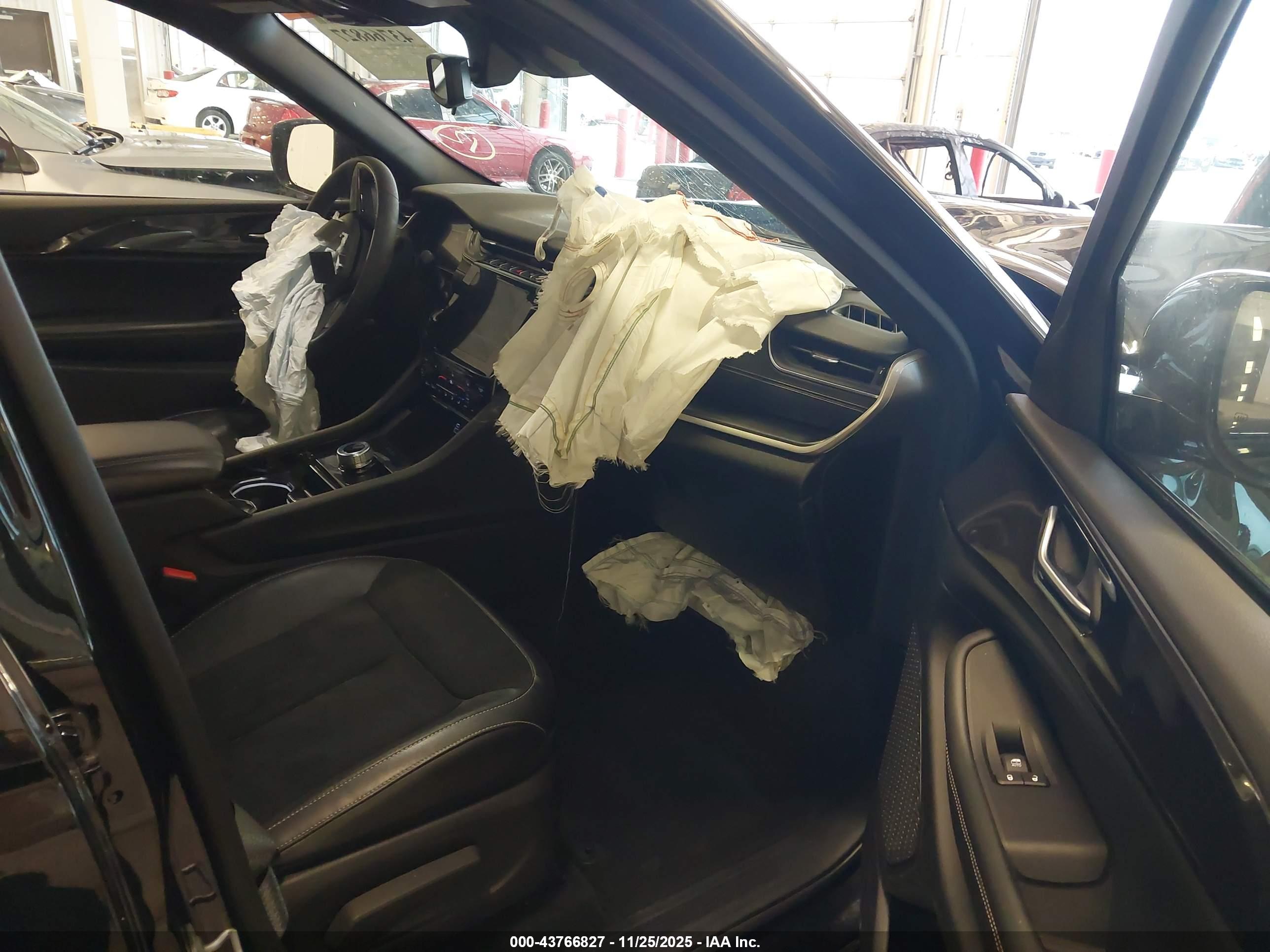 JEEP GRAND image 5