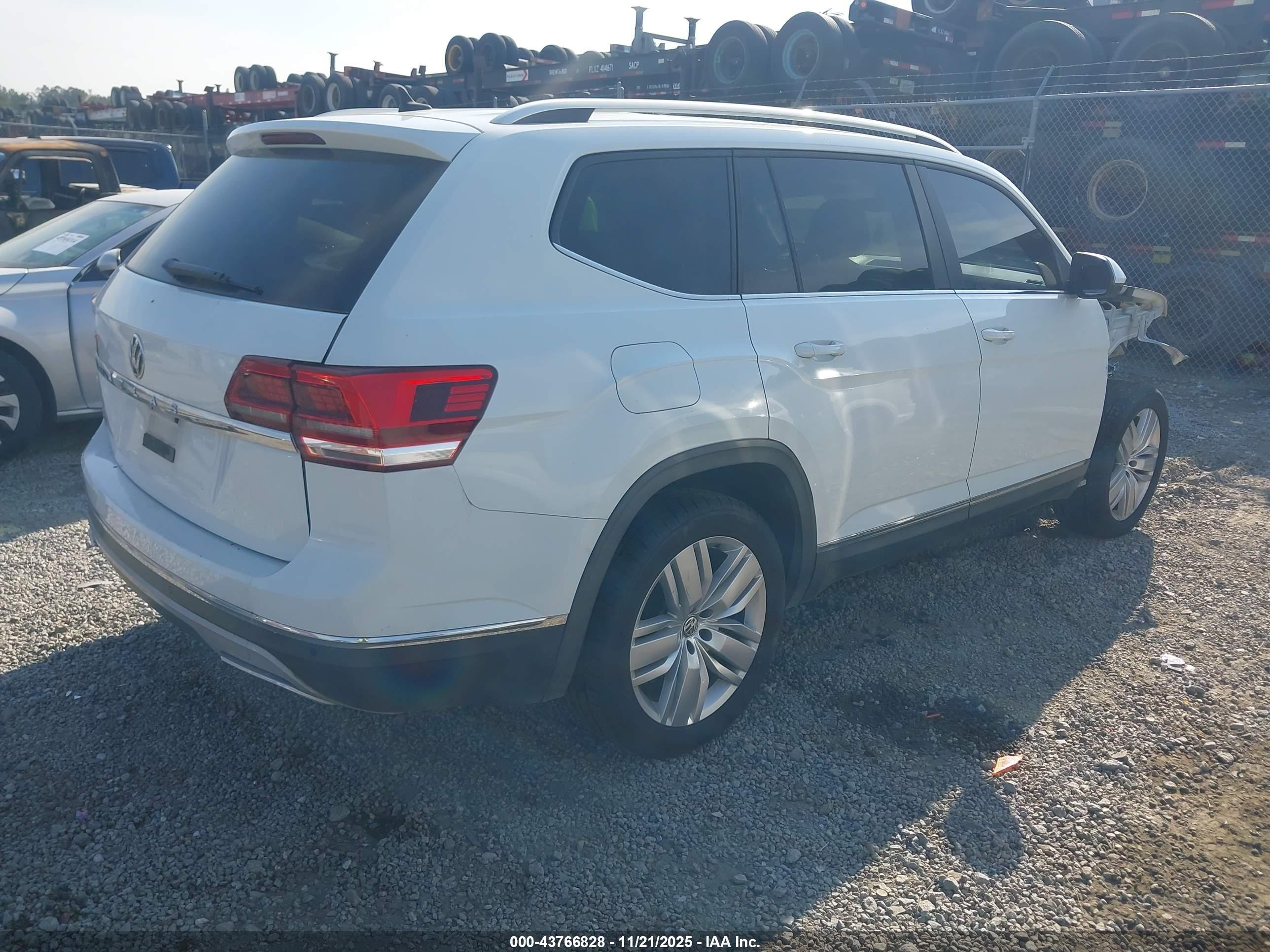 VOLKSWAGEN ATLAS image 4