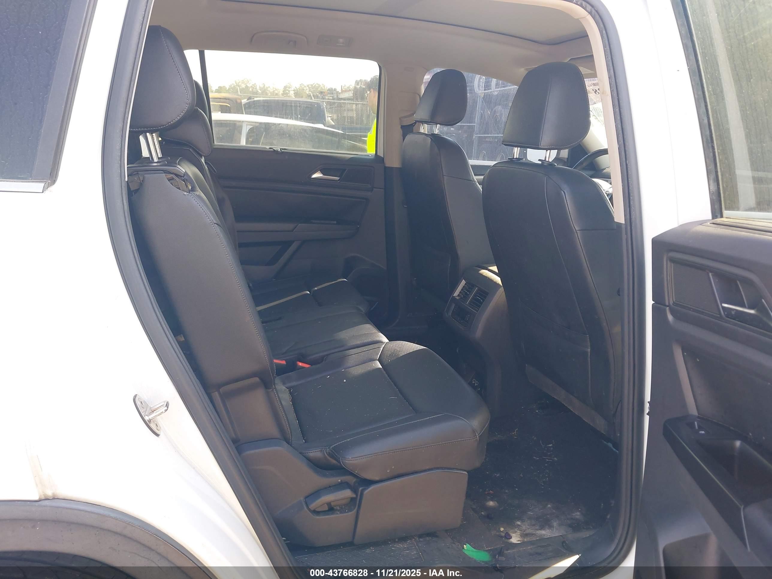 VOLKSWAGEN ATLAS image 8