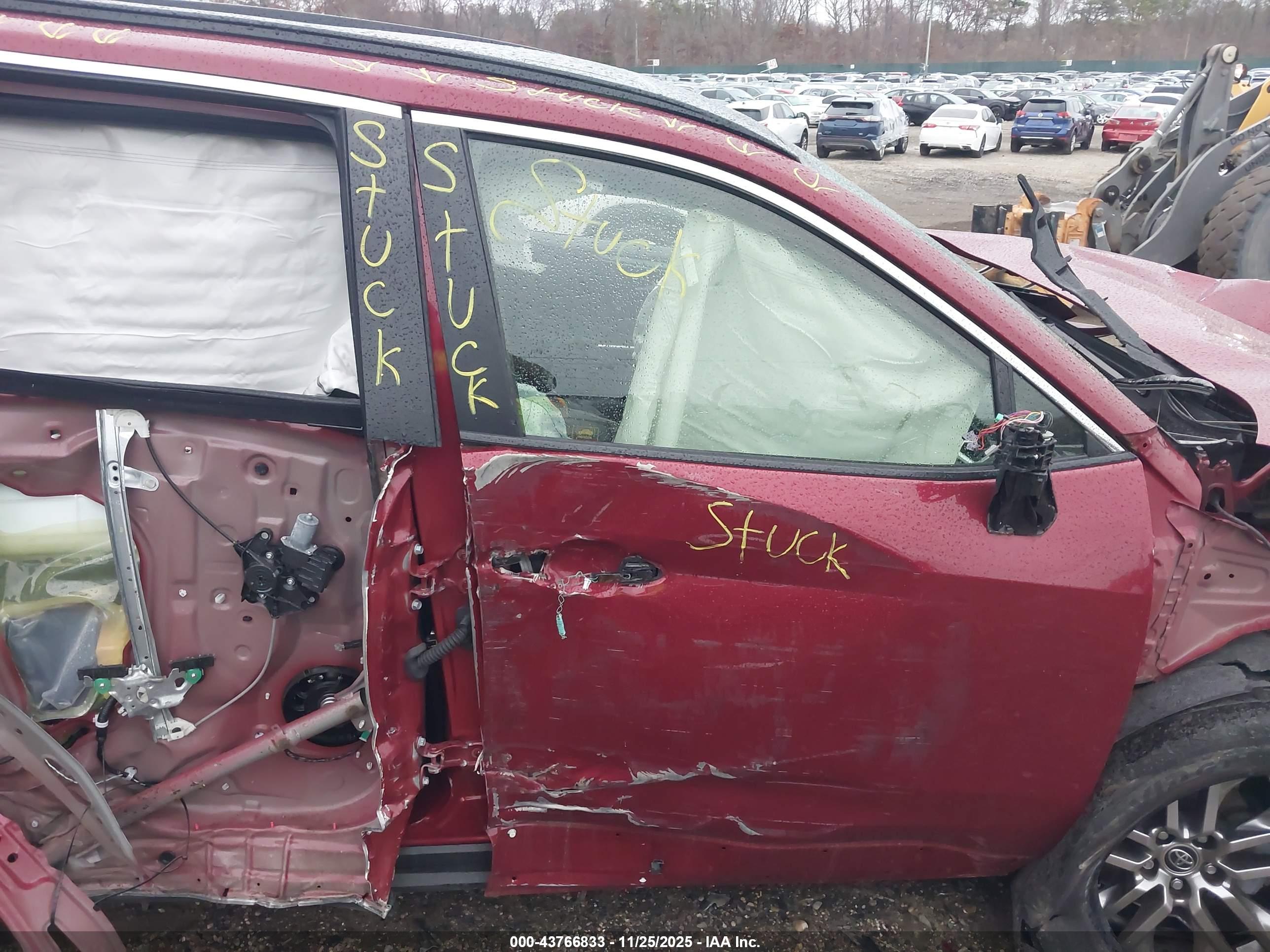 TOYOTA RAV4 image 5