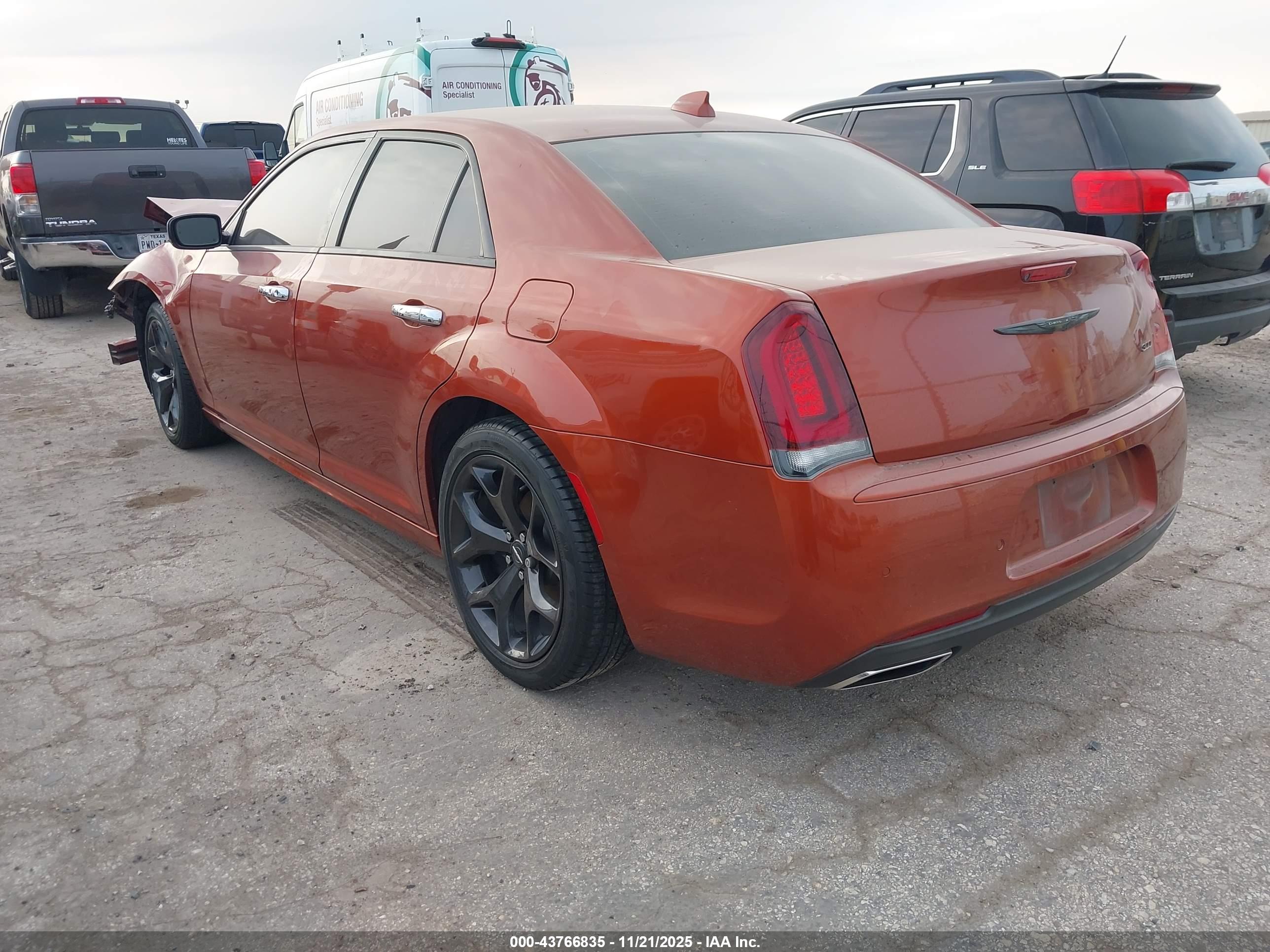CHRYSLER 300 image 3