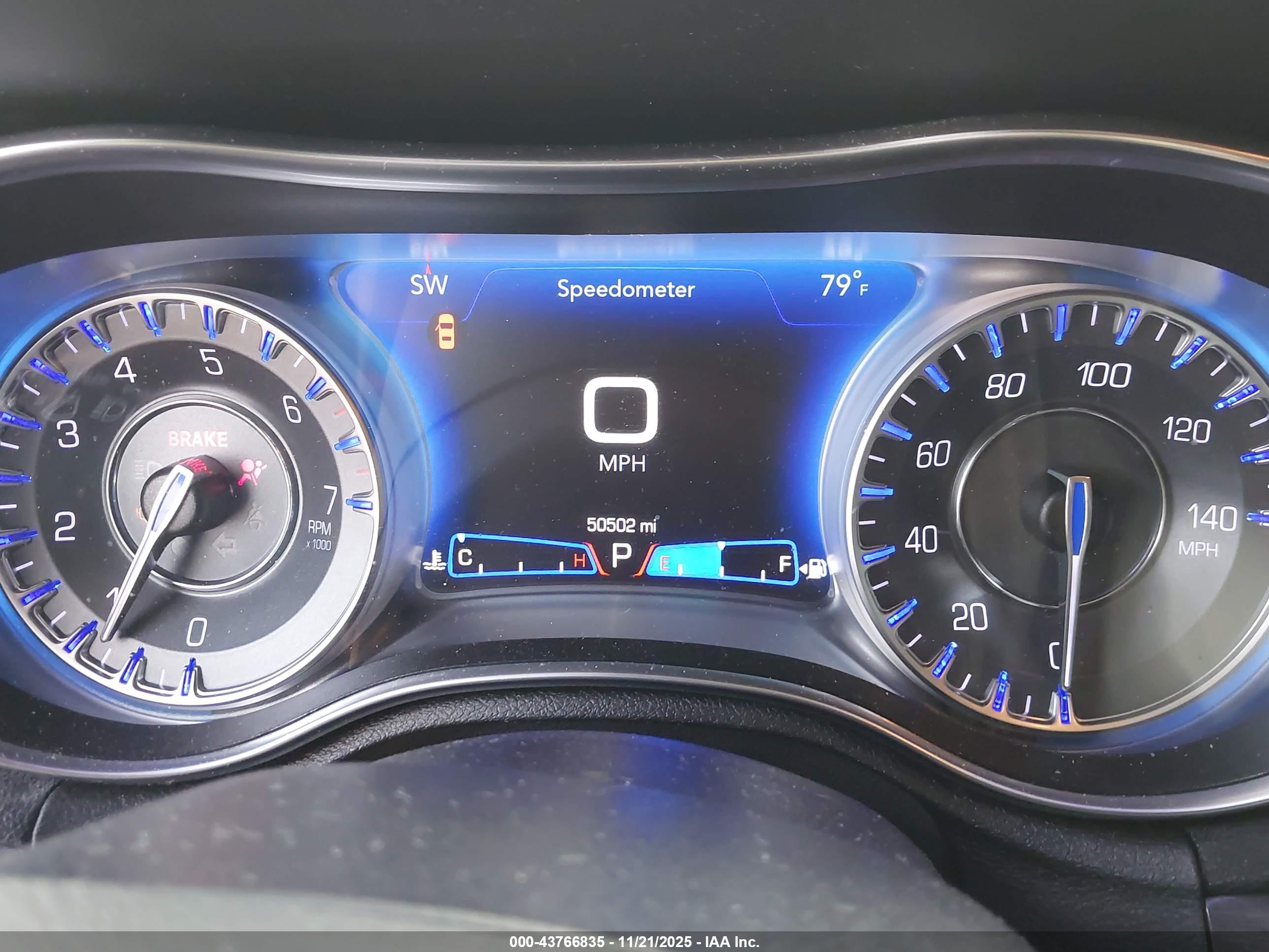 CHRYSLER 300 image 7