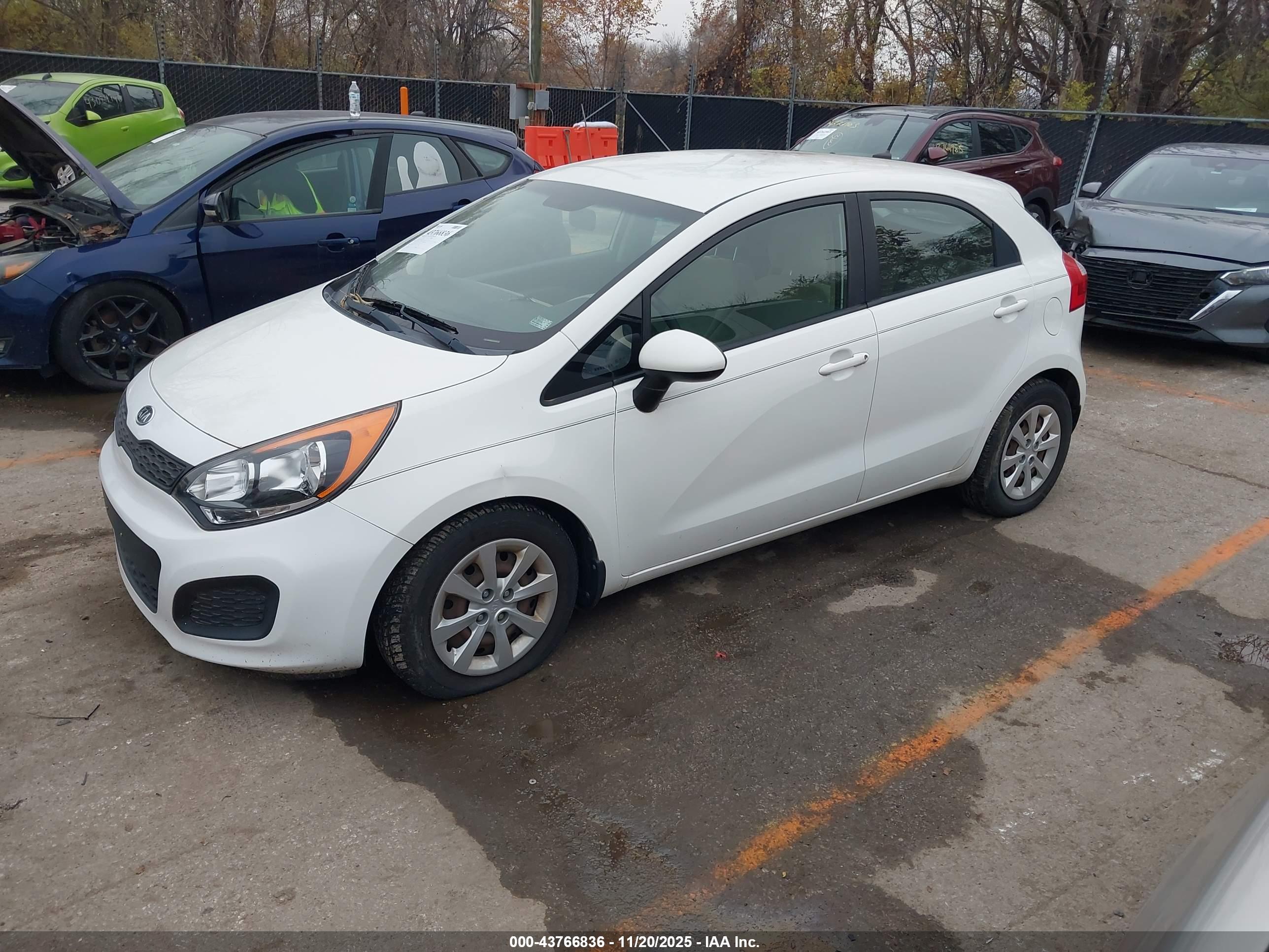 KIA RIO5 image 2