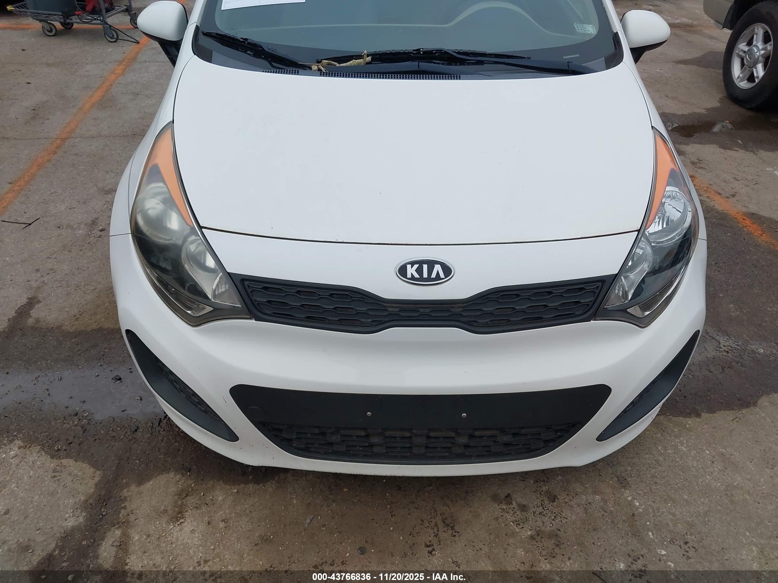 KIA RIO5 image 6