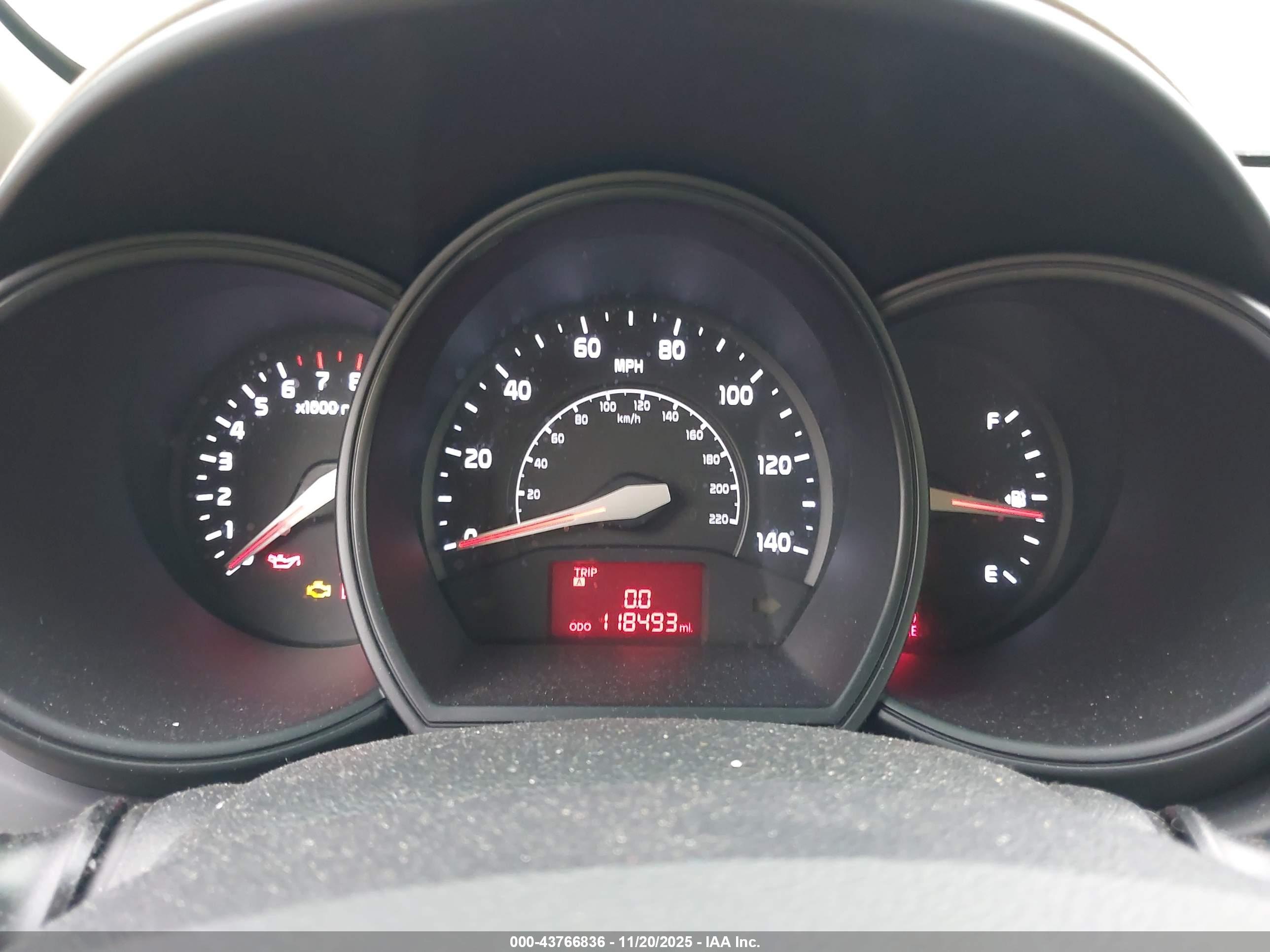 KIA RIO5 image 7