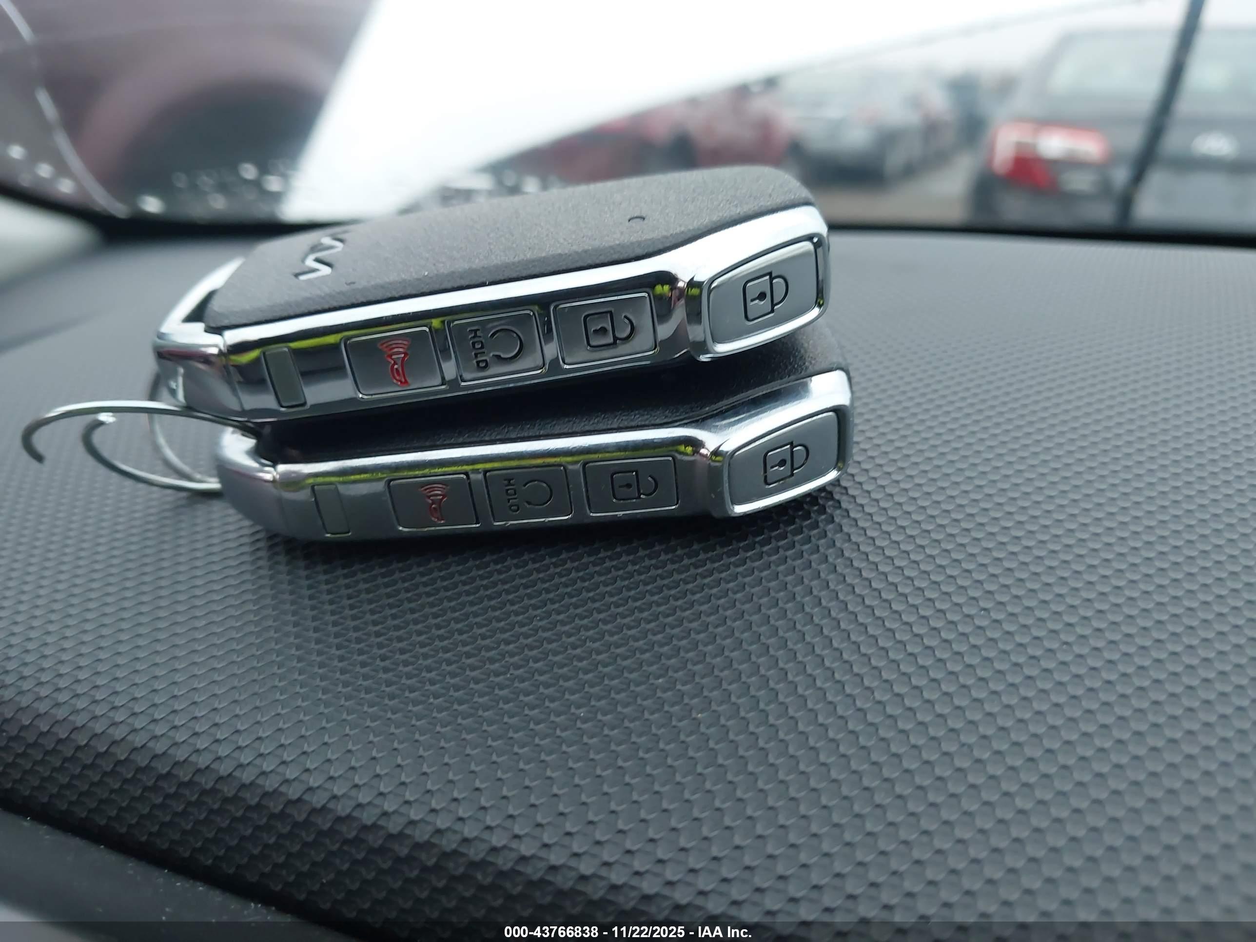 KIA NIRO image 11