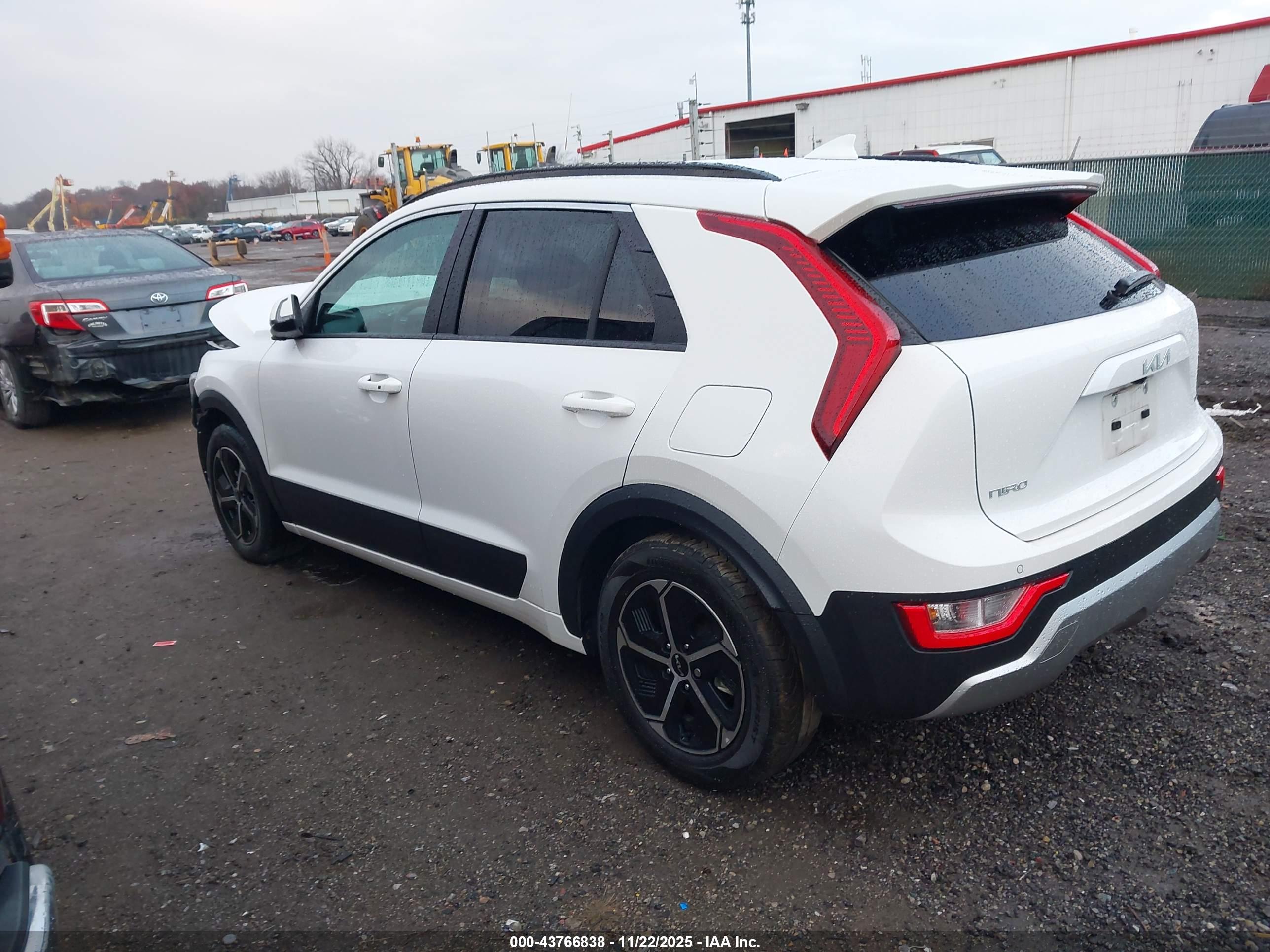 KIA NIRO image 3