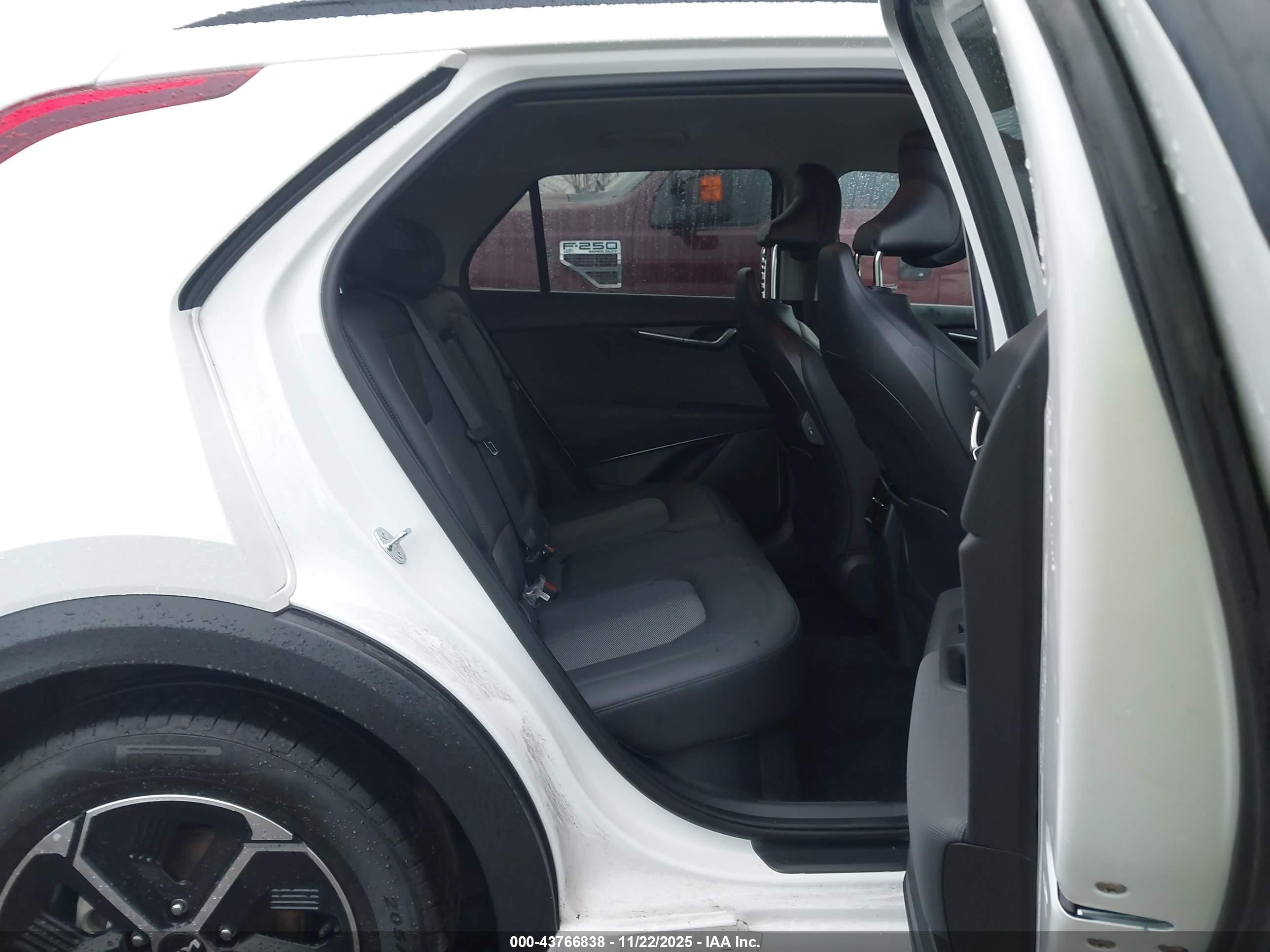 KIA NIRO image 8