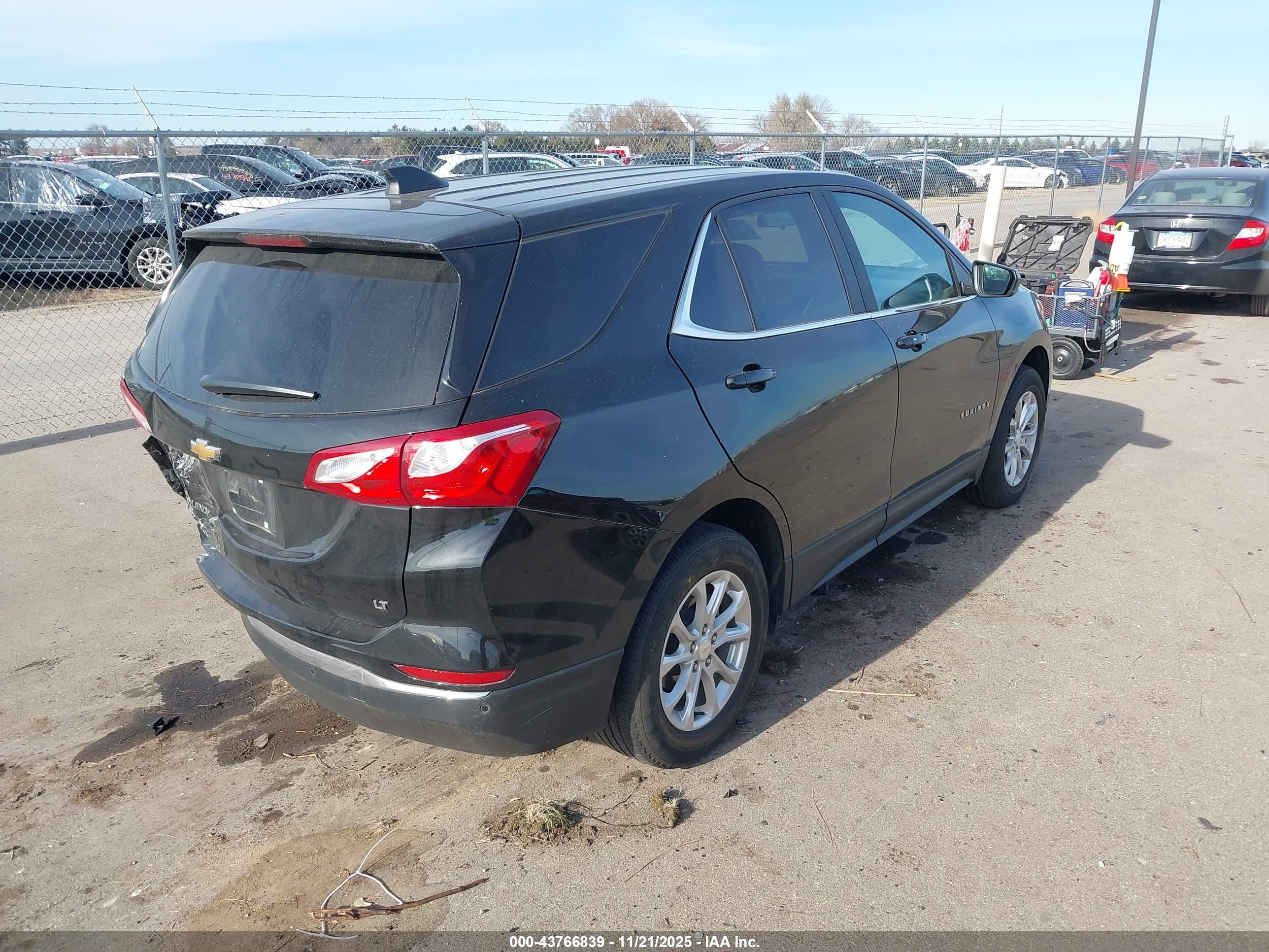 CHEVROLET EQUINOX image 4