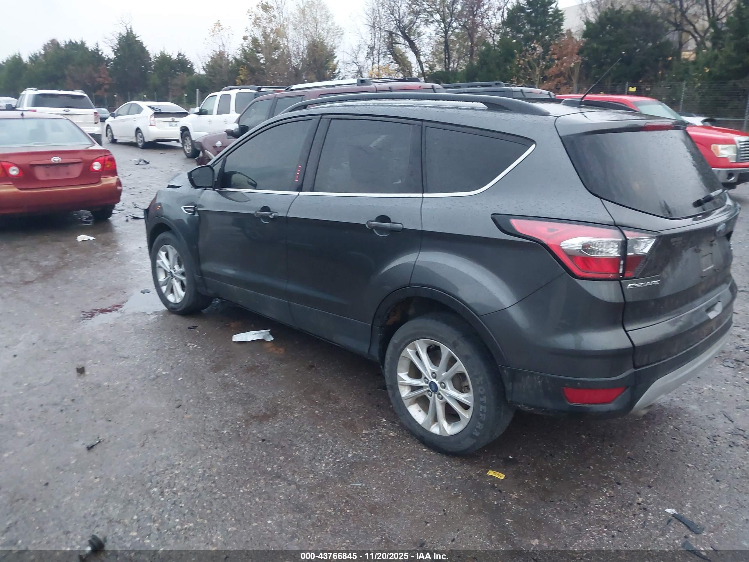 FORD ESCAPE image 3