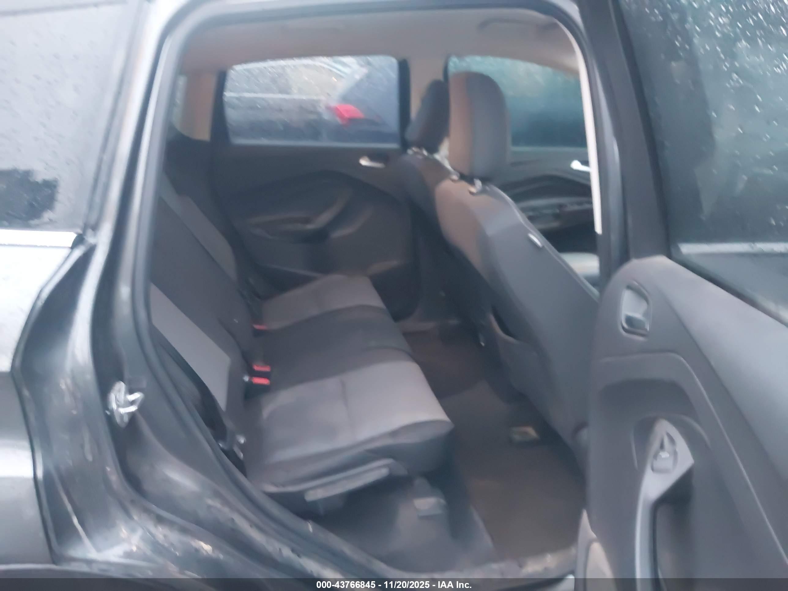 FORD ESCAPE image 8