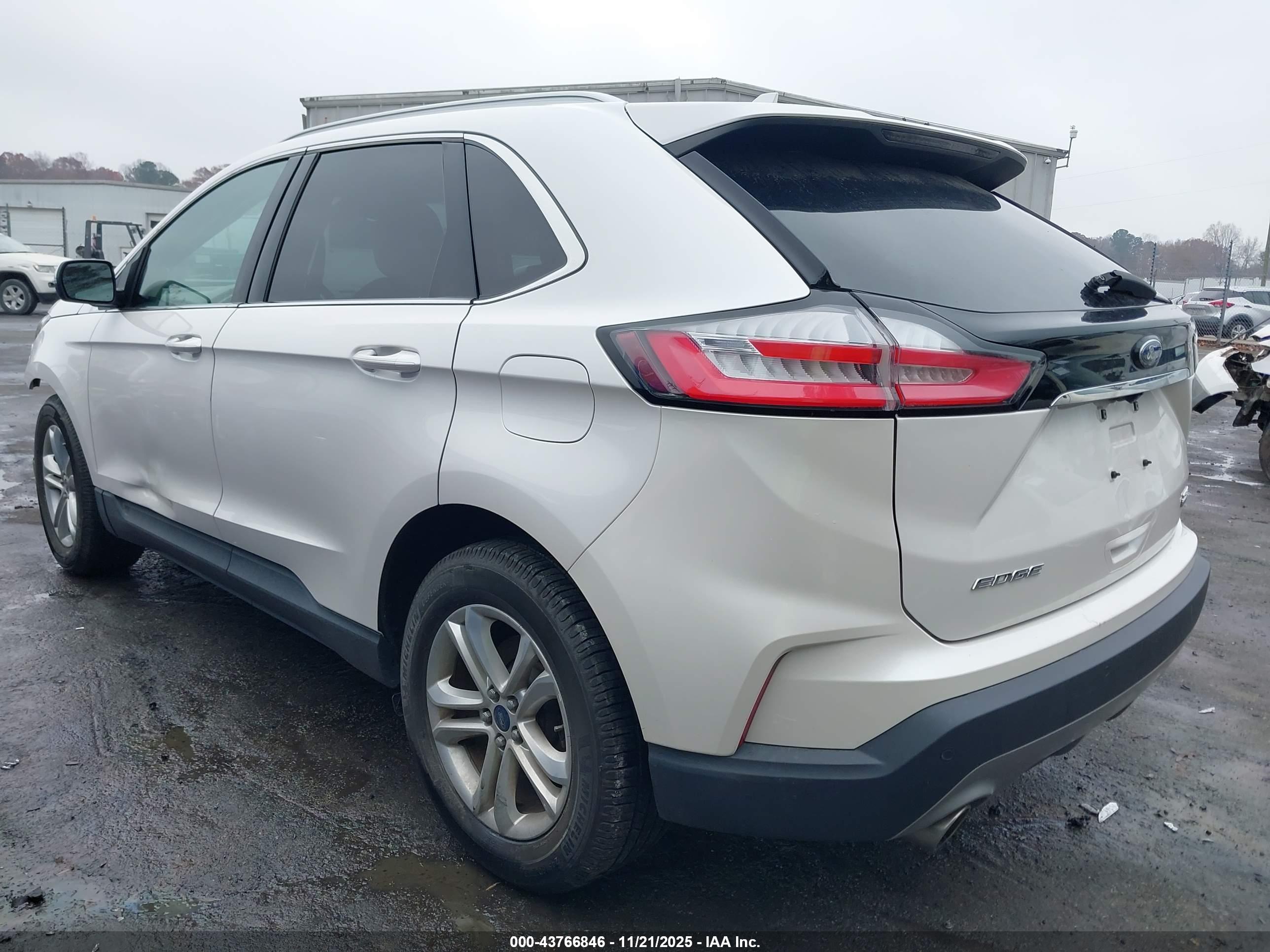 FORD EDGE image 3