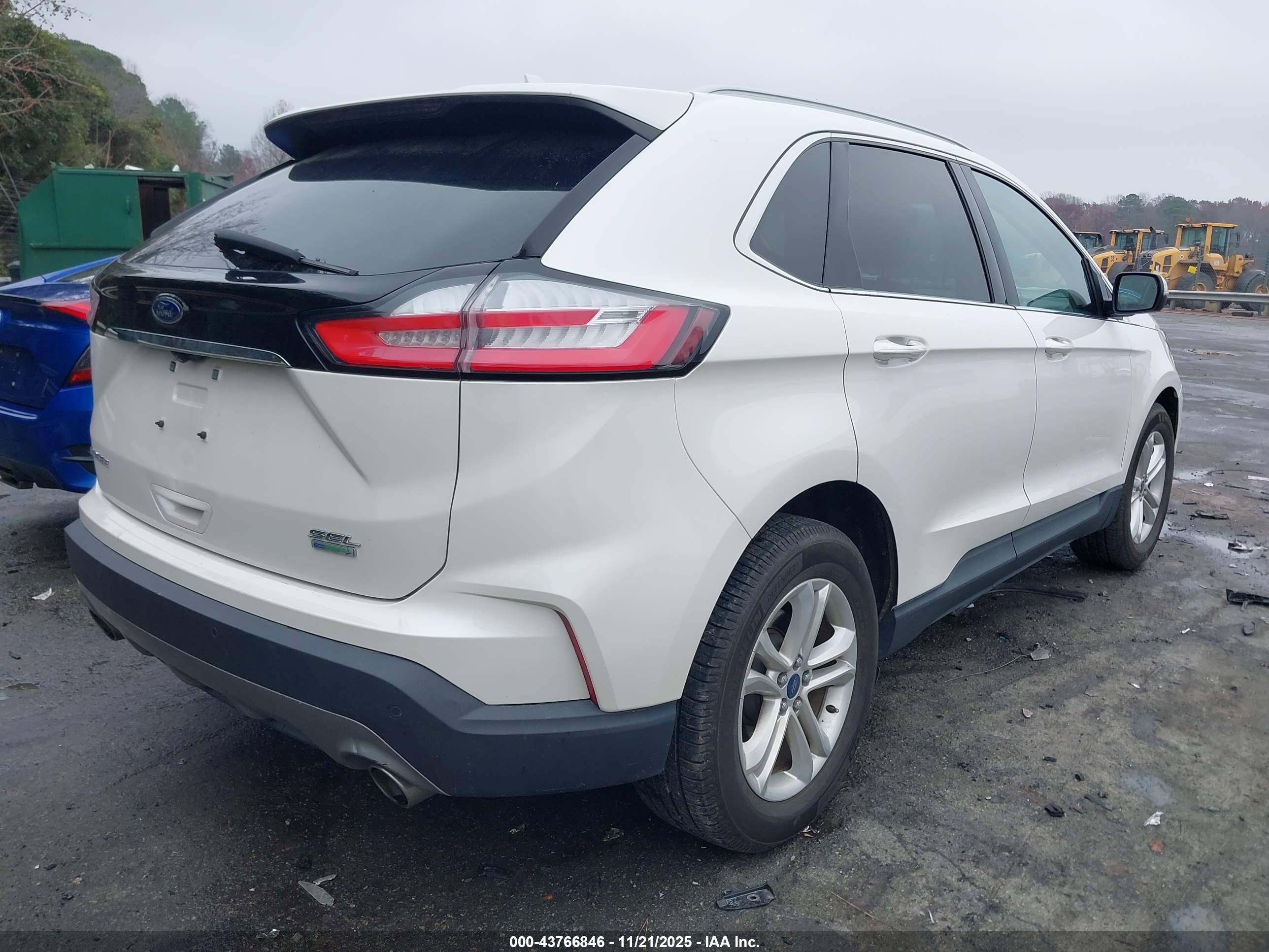 FORD EDGE image 4