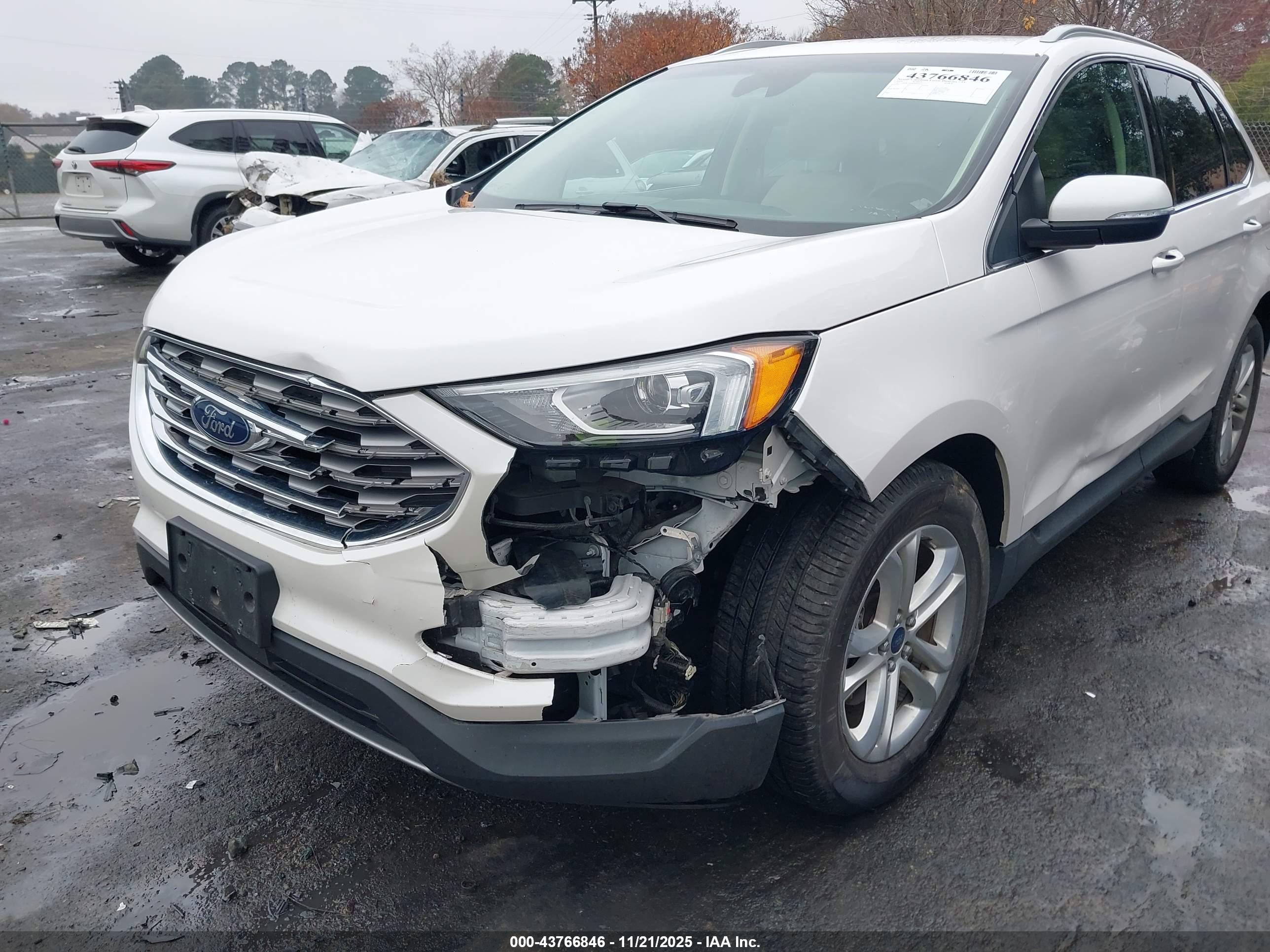 FORD EDGE image 6