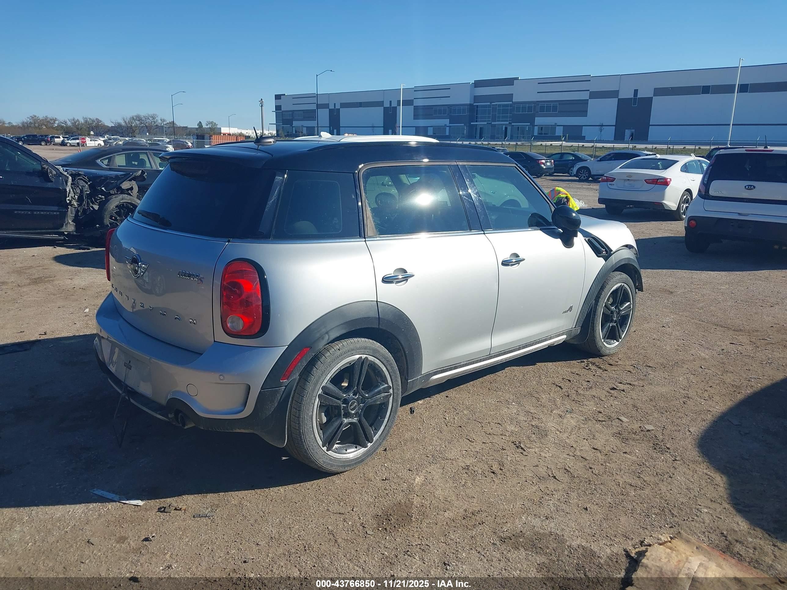 MINI COUNTRYMAN image 4