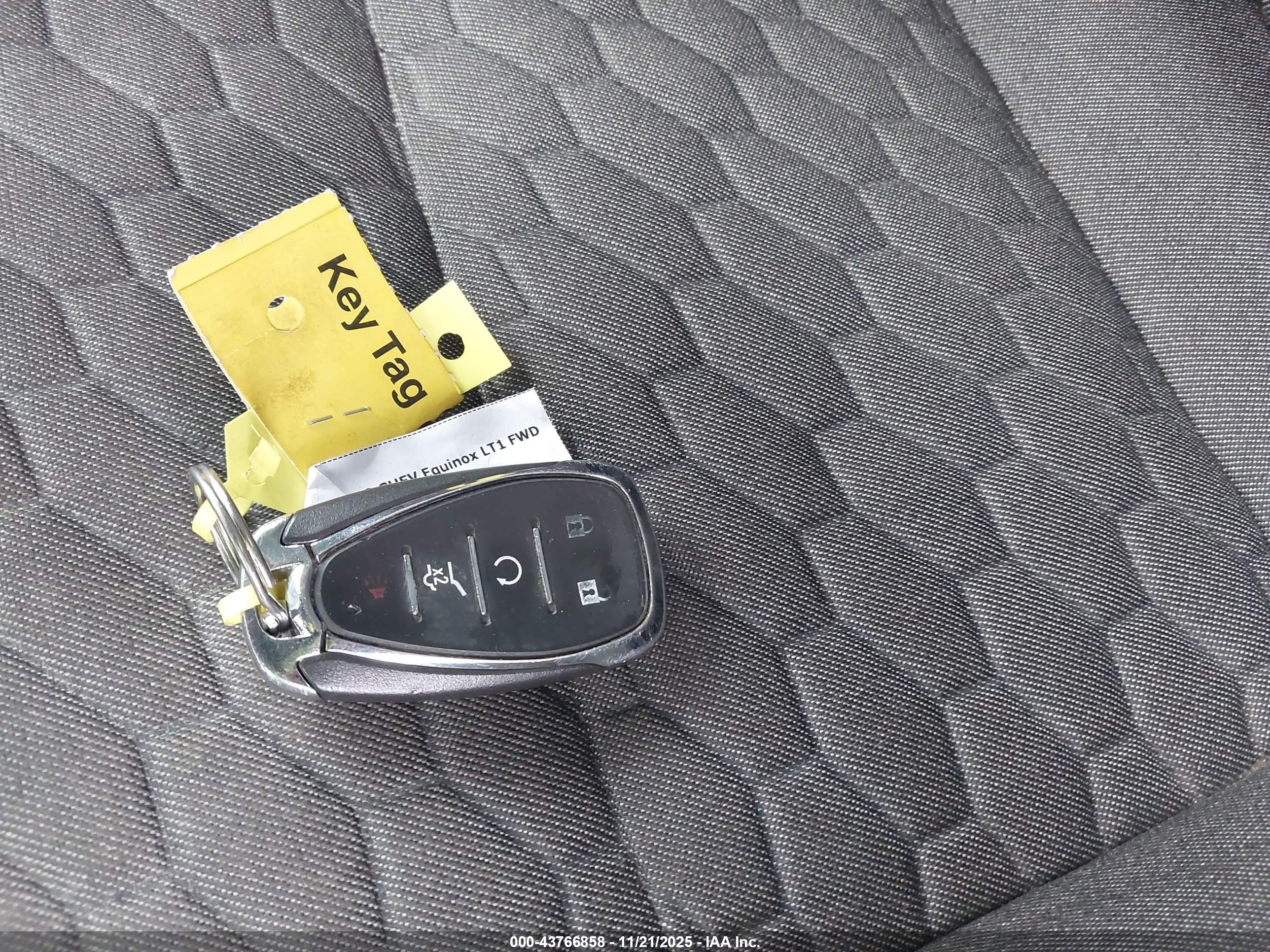 CHEVROLET EQUINOX image 11
