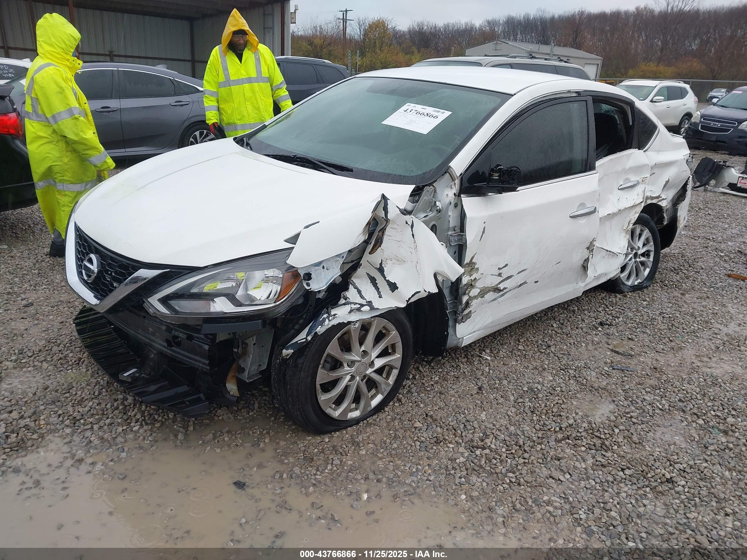NISSAN SENTRA image 2