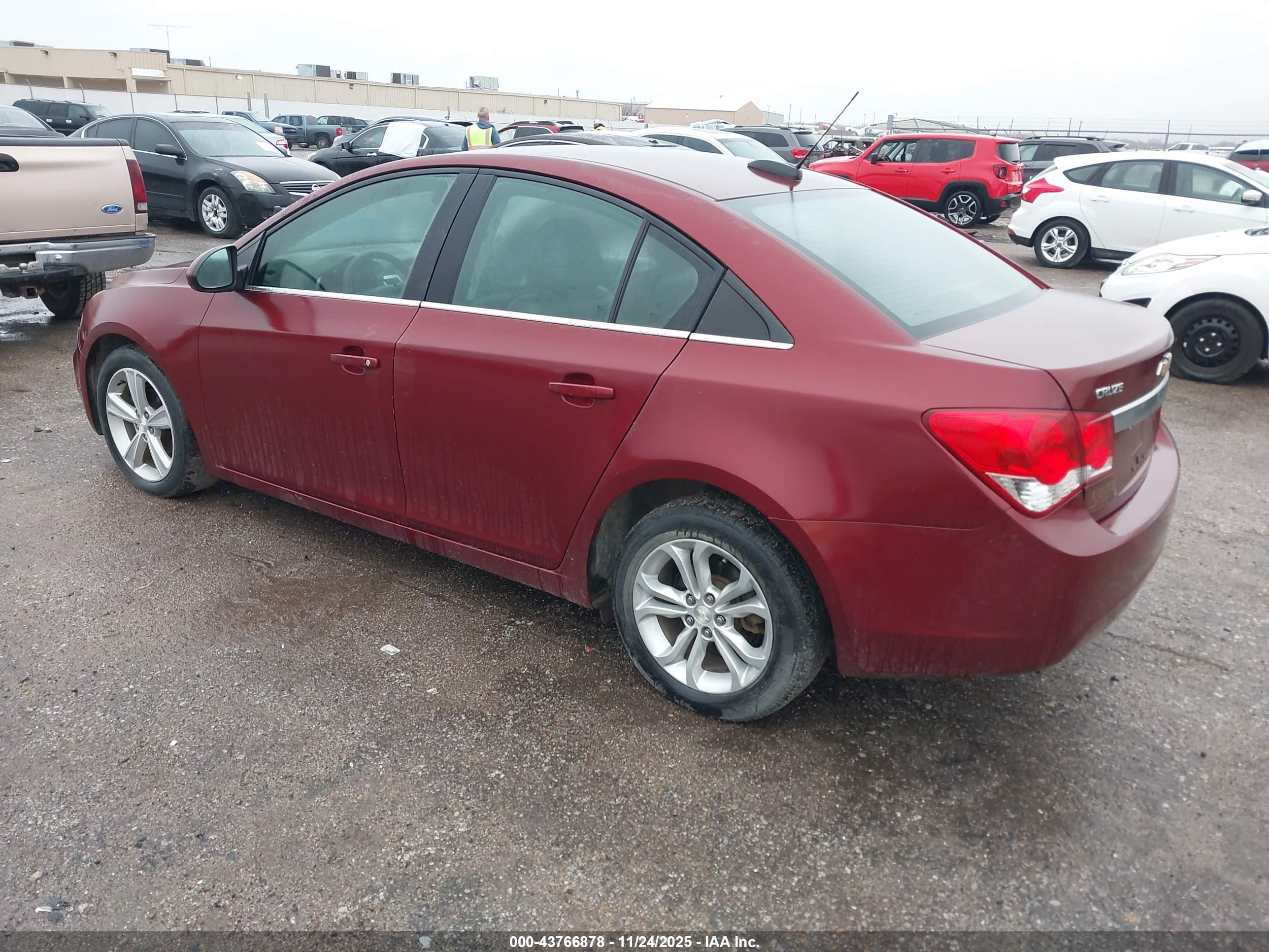 CHEVROLET CRUZE image 3