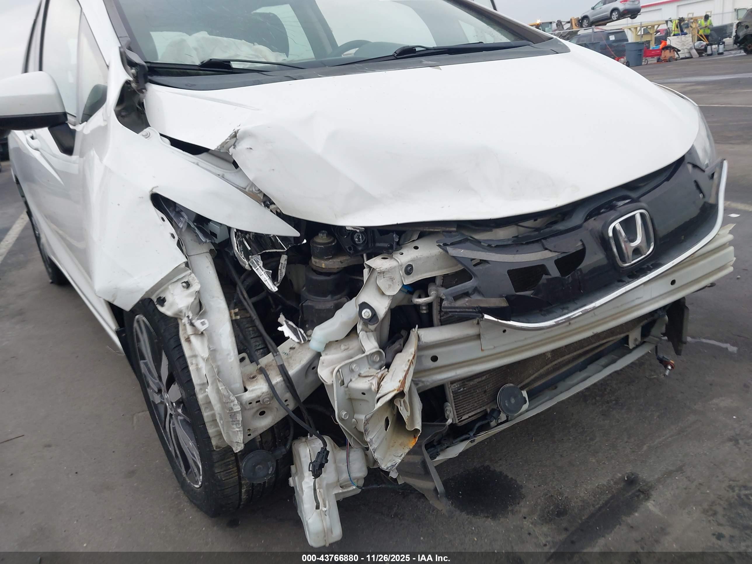 HONDA FIT image 6