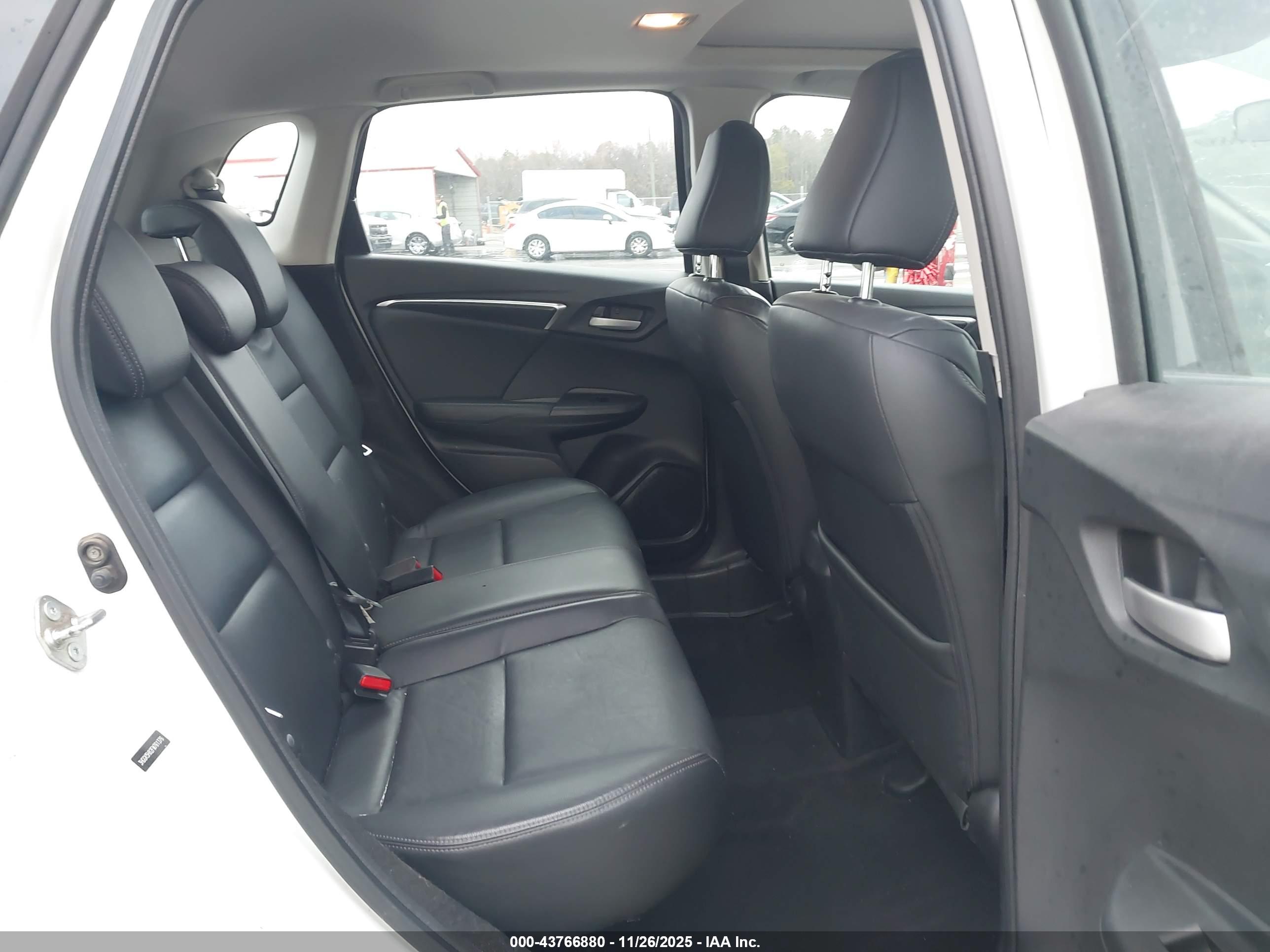 HONDA FIT image 8