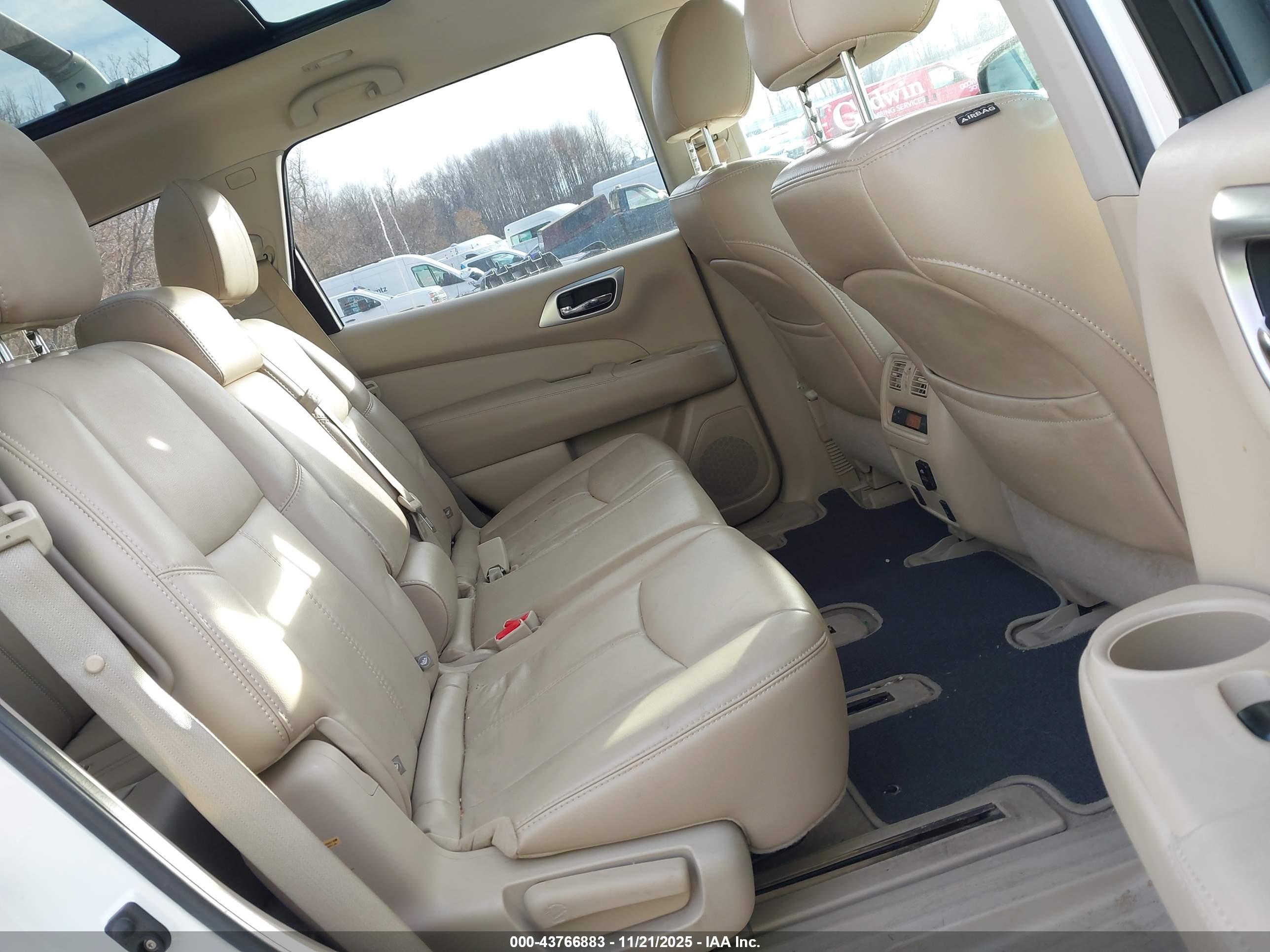 NISSAN PATHFINDER image 8