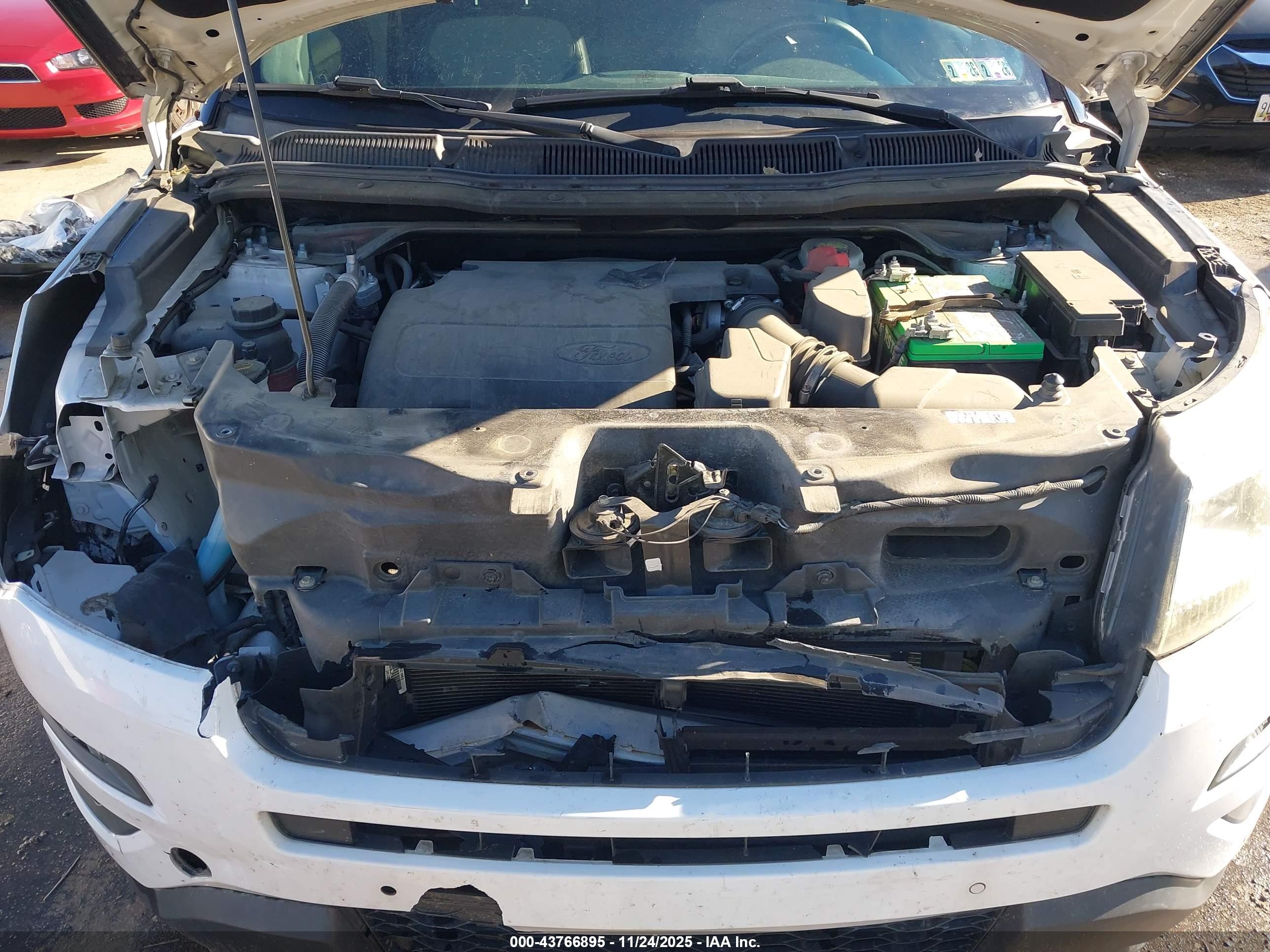 FORD EXPLORER image 10