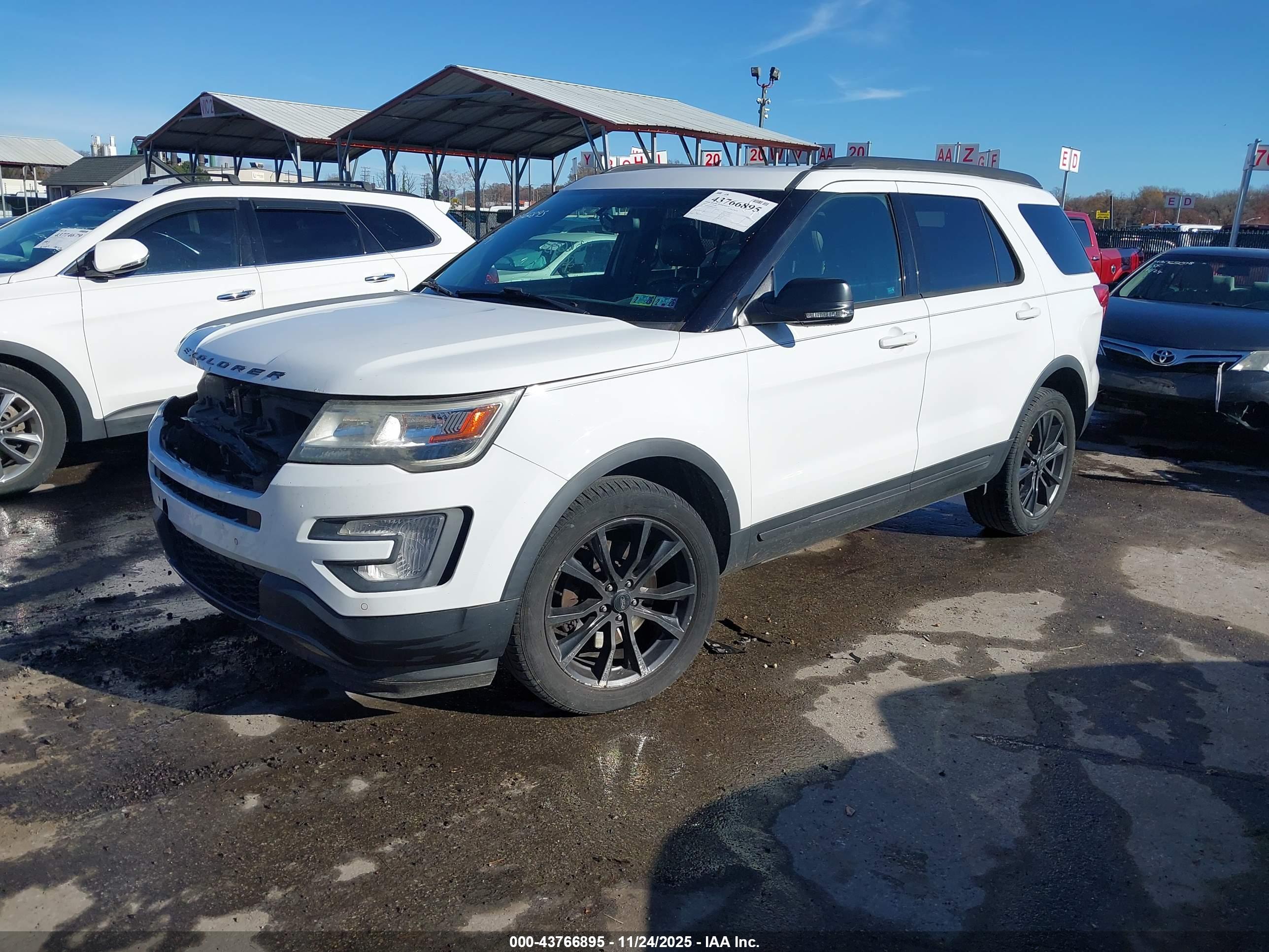 FORD EXPLORER image 2