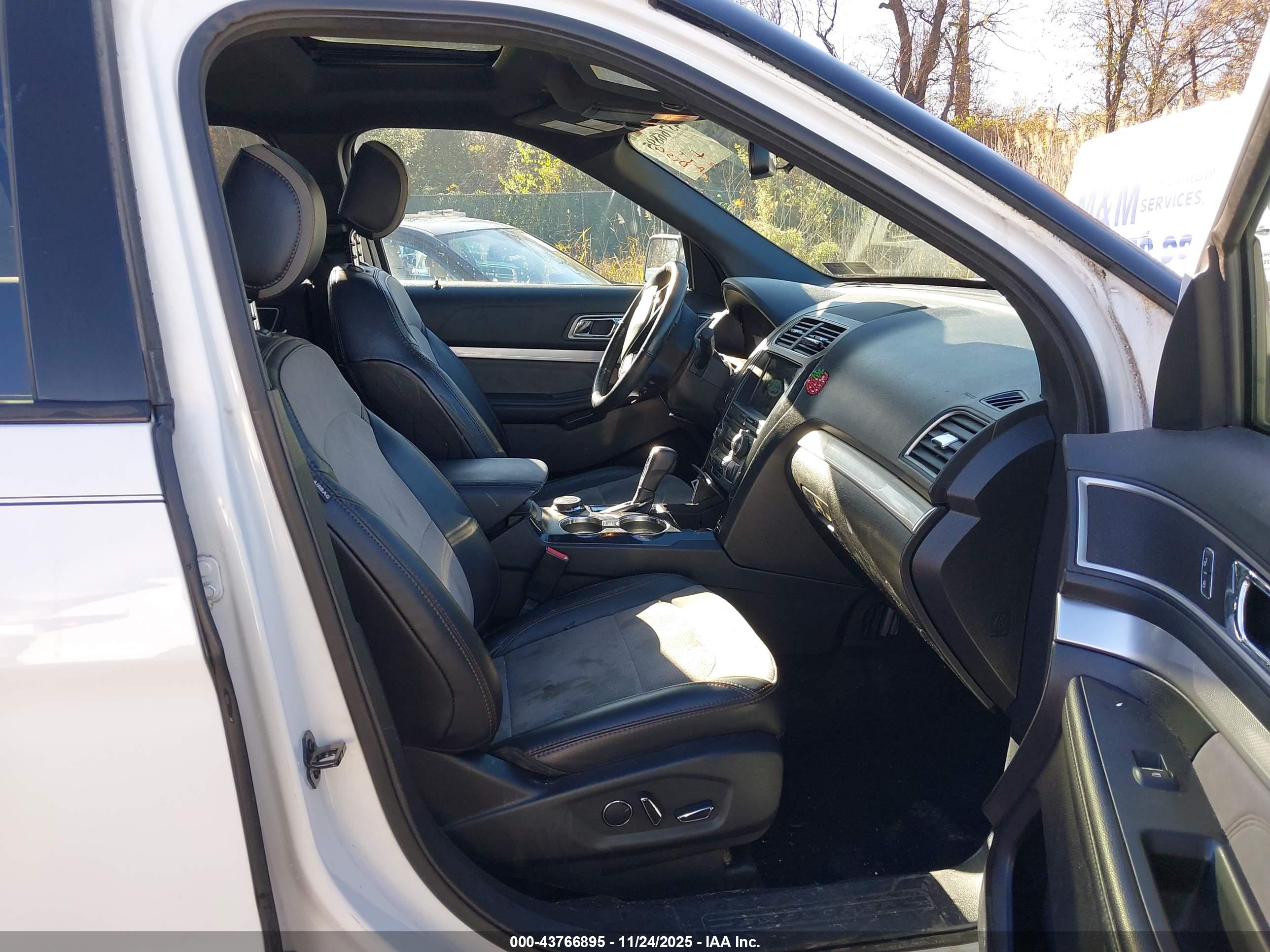 FORD EXPLORER image 5