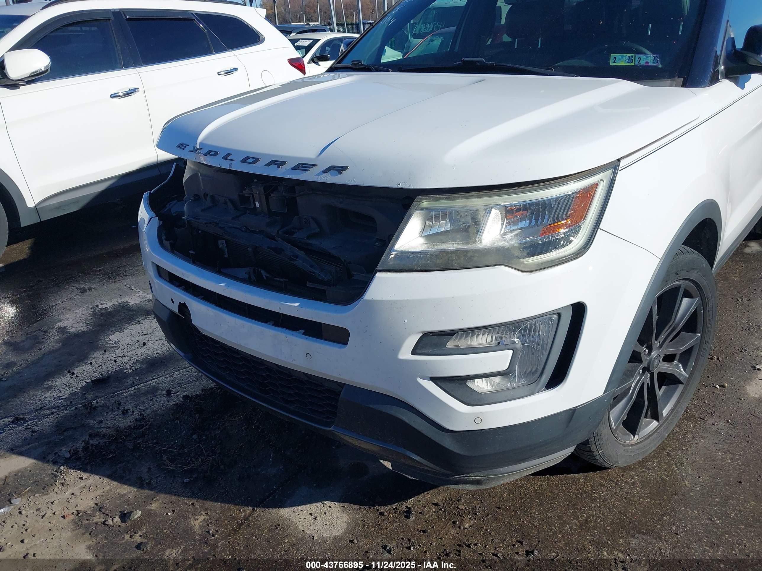 FORD EXPLORER image 6