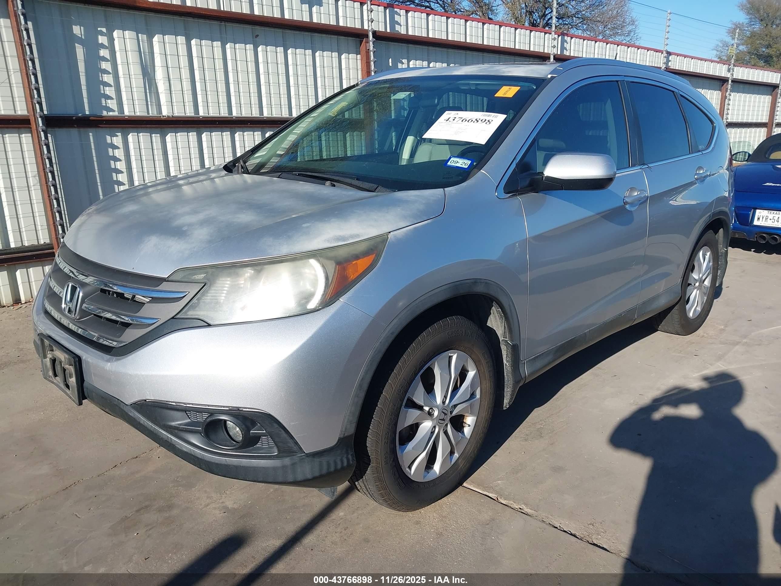 HONDA CR-V image 2
